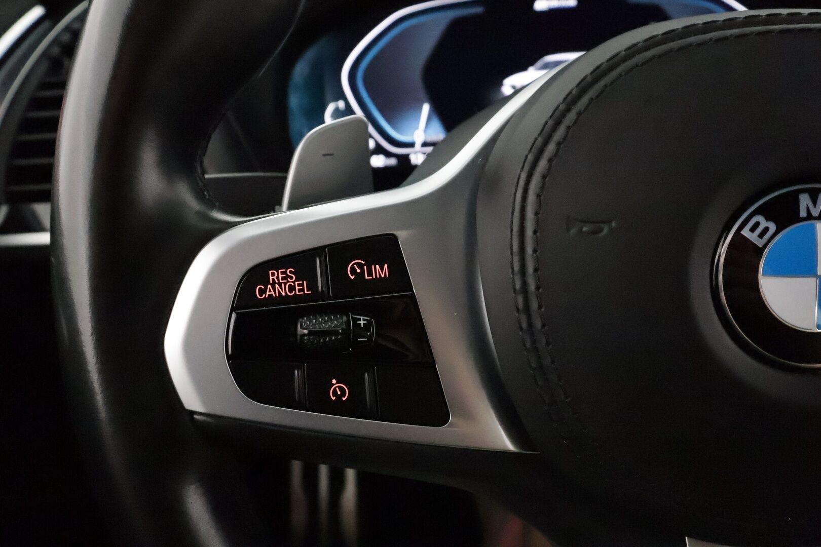 BMW X3 2021 G01 xDrive 30e A Charged Edition M Sport **Hifit / Vakkari / P.tutkat / Sporttiset puolinahat / Digimittaristo / LED** - 1.Om Suomi-auto / Kahdet renkaat aluvanteilla / Hieno kuntoinen - HULLU BLACKWEEK KORKOTARJOUS 2,49%