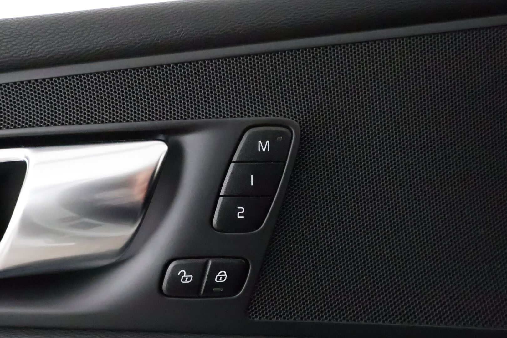 Volvo XC60 2021 T6 TwE AWD Business Inscription aut. *ACC / Panorama / Muistipenkki / Full LED / P.kamera / Koukku / Webasto / Navi* - BLIS / Suomi-auto / Kahdet renkaat aluvanteilla / Merkkihuollettu