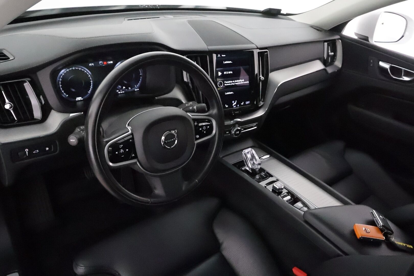 Volvo XC60 2021 T6 TwE AWD Business Inscription aut. *ACC / Panorama / Muistipenkki / Full LED / P.kamera / Koukku / Webasto / Navi* - BLIS / Suomi-auto / Kahdet renkaat aluvanteilla / Merkkihuollettu