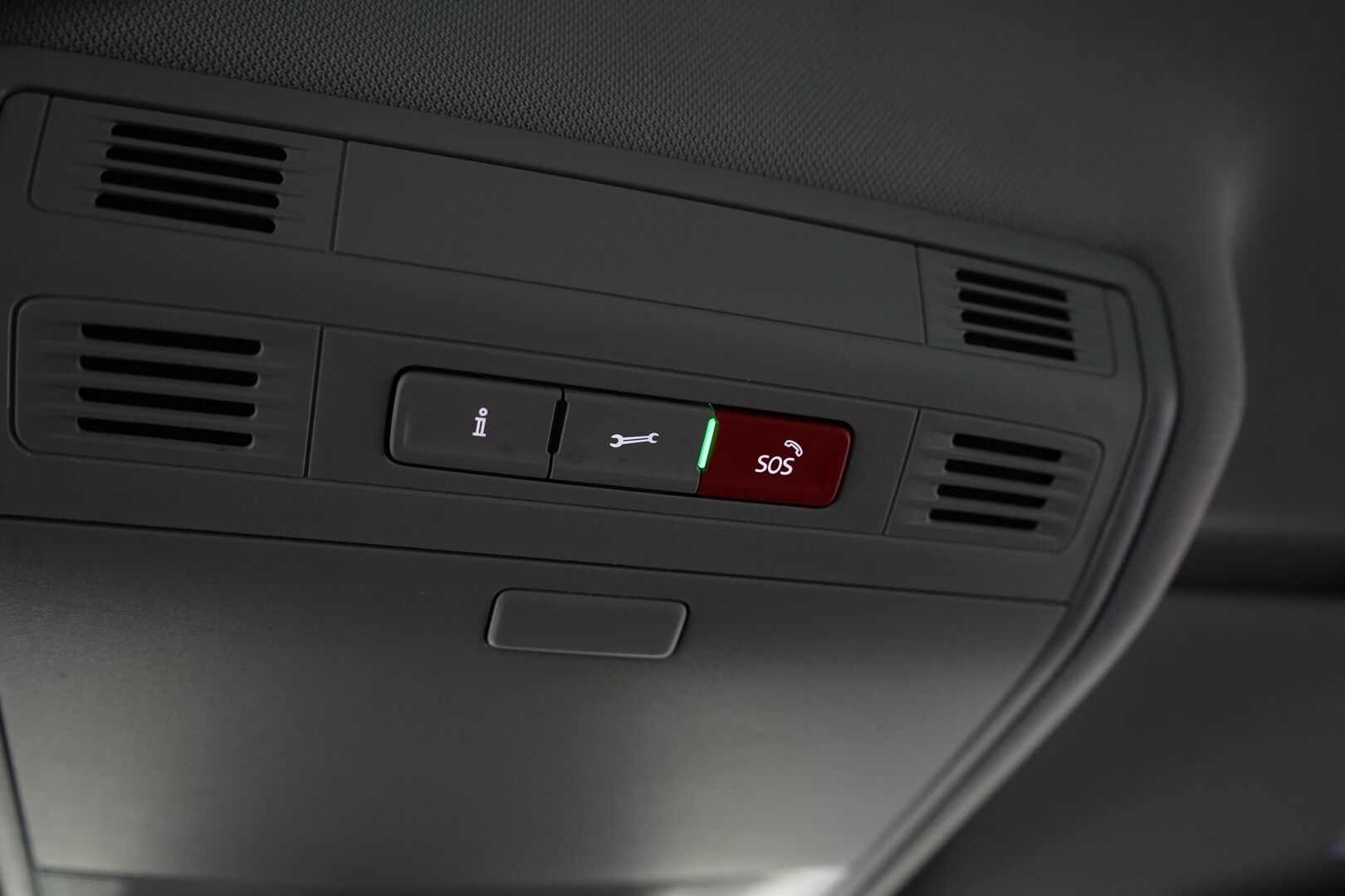 Volkswagen Tiguan 2021 Style Business eHybrid 180kW DSG *ACC / IQ-Lights / P-Kamera / Keyless* - 3,99 % KORKOTARJOUS TÄHÄN AUTOON - Kahdet hyvät renkaat / Merkkihuollettu