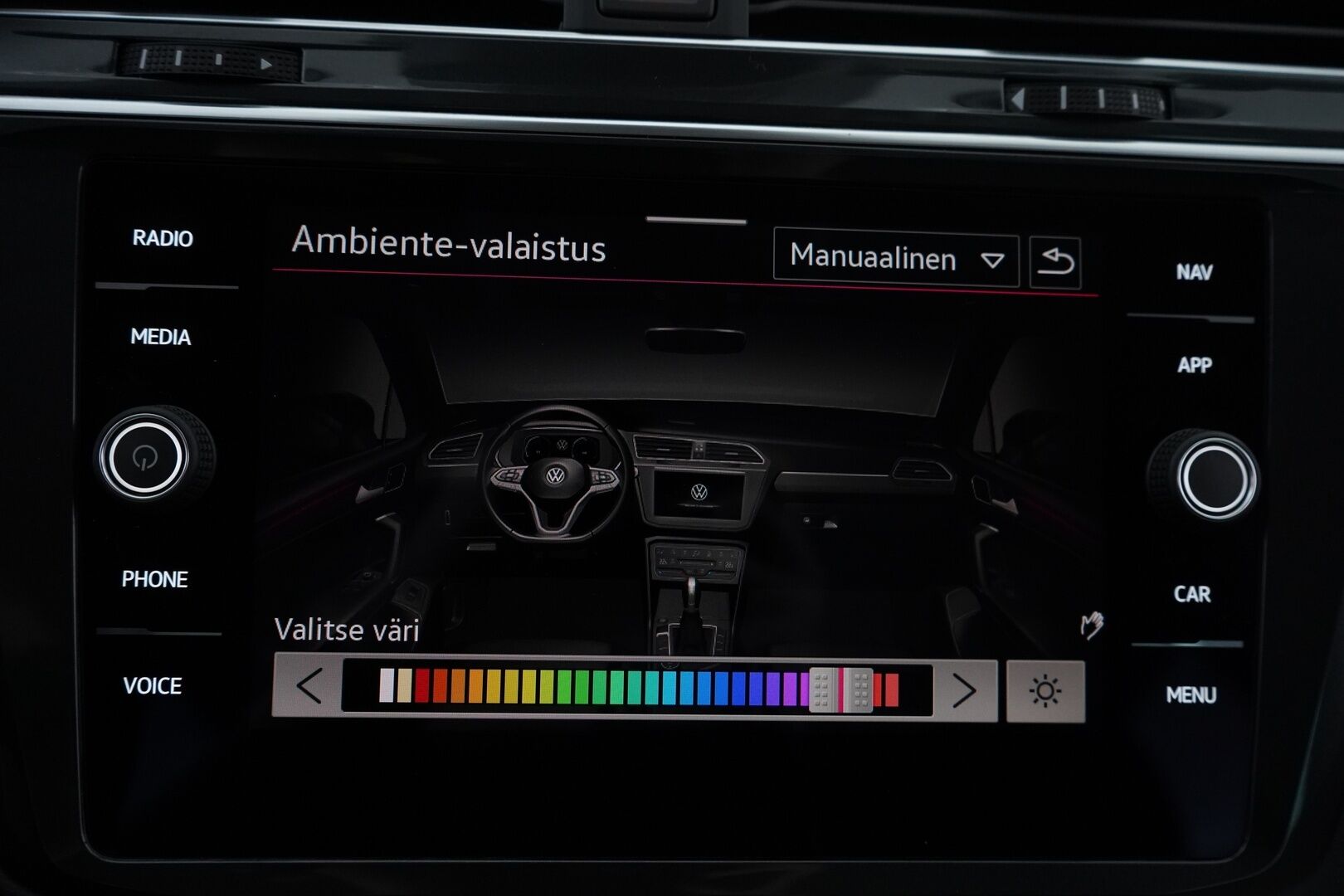 Volkswagen Tiguan 2021 Style Business eHybrid 180kW DSG *ACC / IQ-Lights / P-Kamera / Keyless* - 3,99 % KORKOTARJOUS TÄHÄN AUTOON - Kahdet hyvät renkaat / Merkkihuollettu
