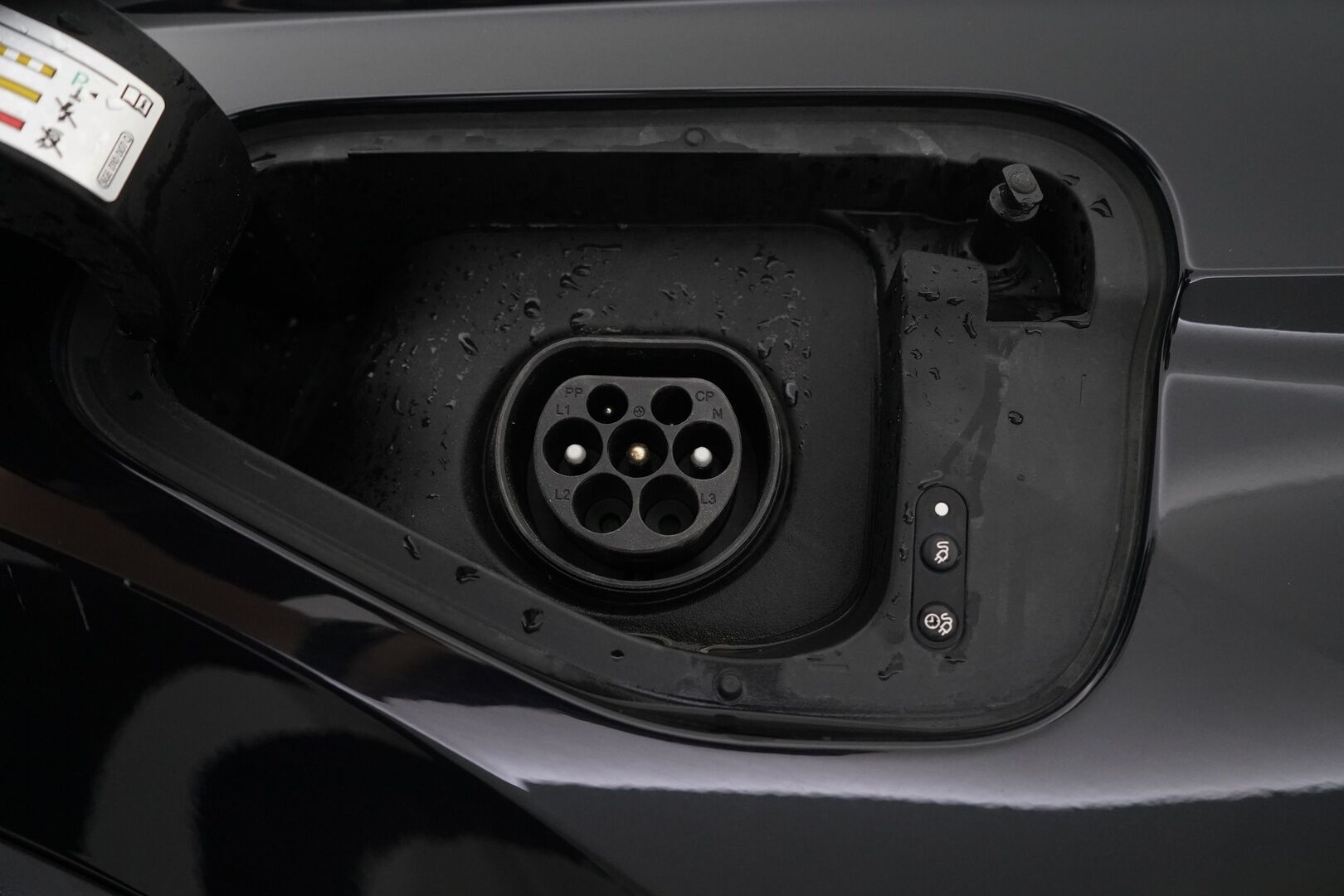 Volkswagen Tiguan 2021 Style Business eHybrid 180kW DSG *ACC / IQ-Lights / P-Kamera / Keyless* - 3,99 % KORKOTARJOUS TÄHÄN AUTOON - Kahdet hyvät renkaat / Merkkihuollettu