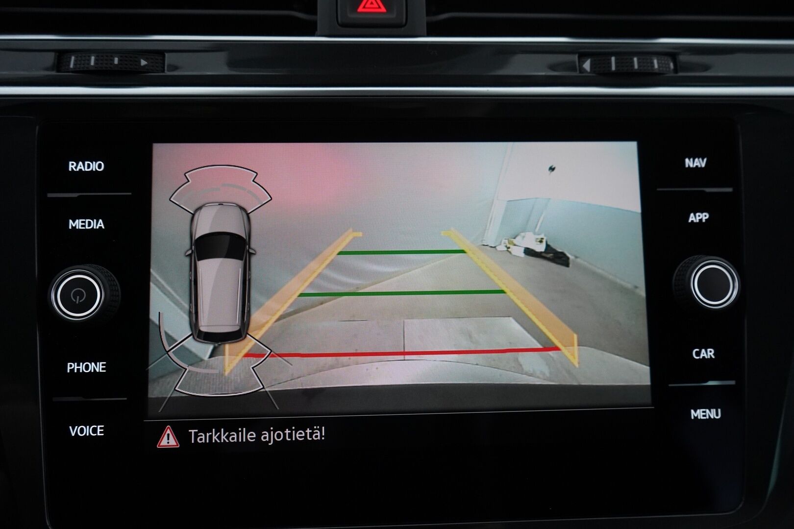 Volkswagen Tiguan 2021 Style Business eHybrid 180kW DSG *ACC / IQ-Lights / P-Kamera / Keyless* - 3,99 % KORKOTARJOUS TÄHÄN AUTOON - Kahdet hyvät renkaat / Merkkihuollettu