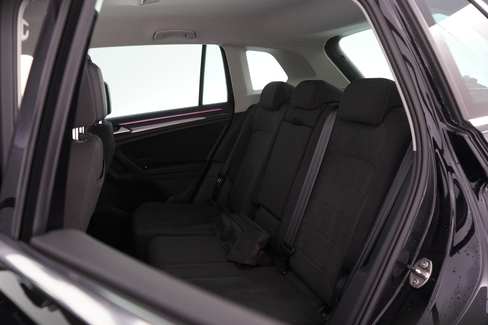 Volkswagen Tiguan 2021 Style Business eHybrid 180kW DSG *ACC / IQ-Lights / P-Kamera / Keyless* - 3,99 % KORKOTARJOUS TÄHÄN AUTOON - Kahdet hyvät renkaat / Merkkihuollettu