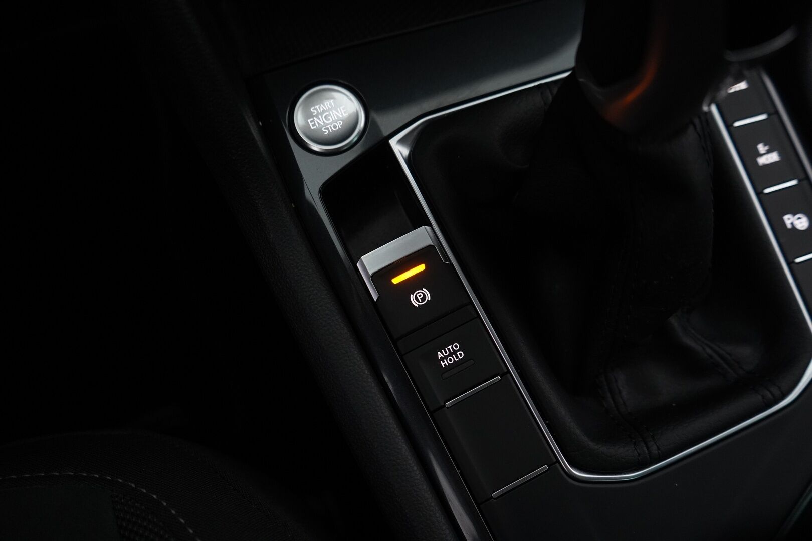 Volkswagen Tiguan 2021 Style Business eHybrid 180kW DSG *ACC / IQ-Lights / P-Kamera / Keyless* - 3,99 % KORKOTARJOUS TÄHÄN AUTOON - Kahdet hyvät renkaat / Merkkihuollettu