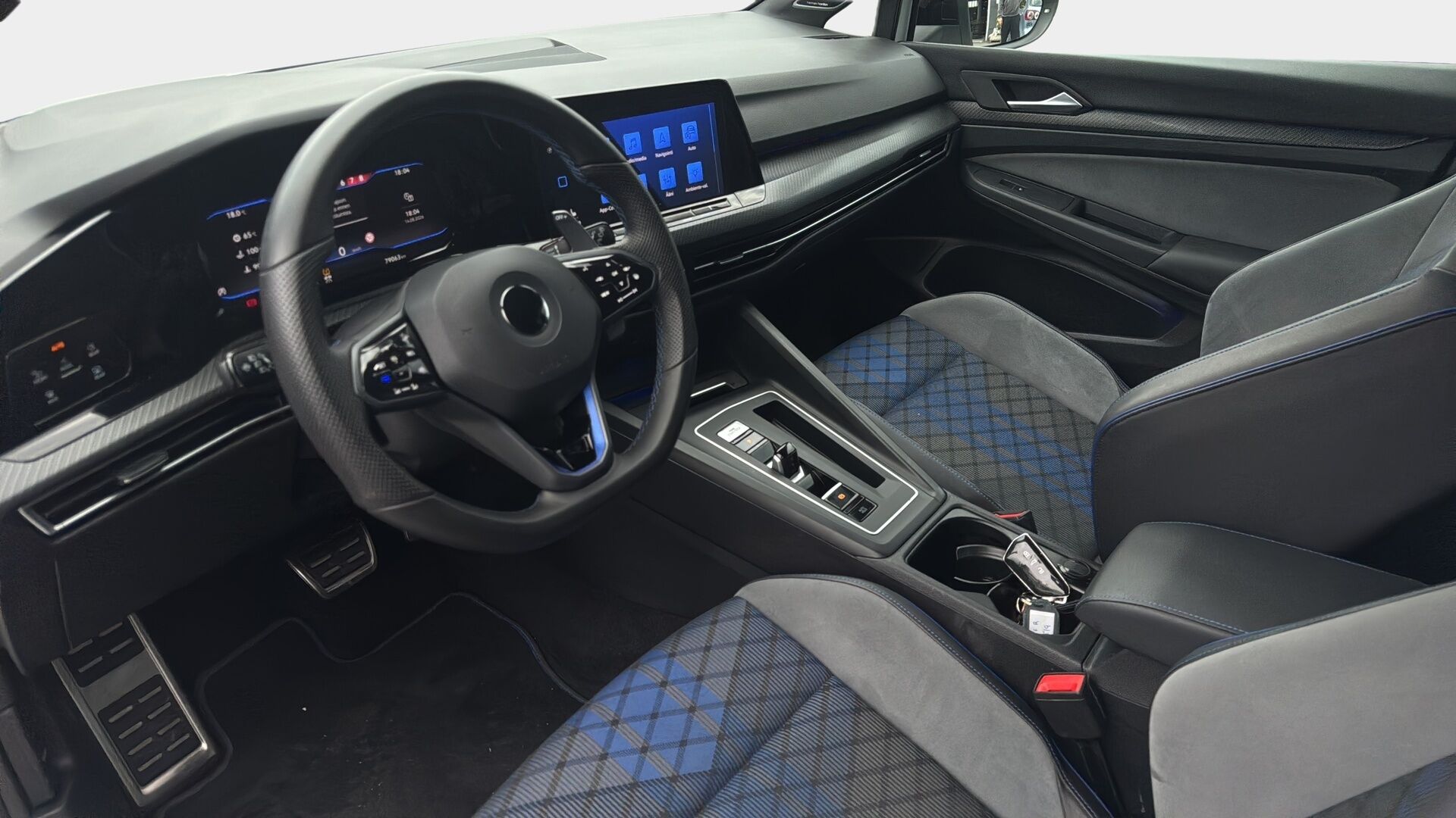 Volkswagen Golf 2021 R 2,0 TSI 282 kW ABT 4MOTION DSG - | IQ. Light | Adapt. vak. | Harman&Kardon | P-Kamera | BLIS | Keyless | Digimittaristo