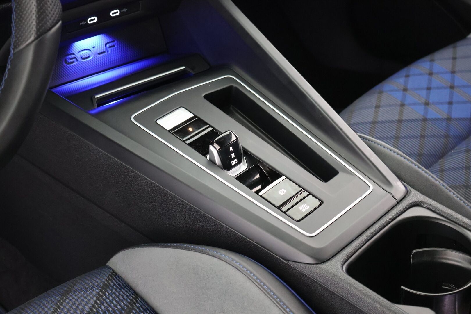 Volkswagen Golf 2021 R 2,0 TSI 282 kW ABT 4MOTION DSG - ABT tehtaat Teholisäys | Remus | IQ. Light | Adapt. vak. | Harman&Kardon | P-Kamera | BLIS | Keyless | Digimittaristo