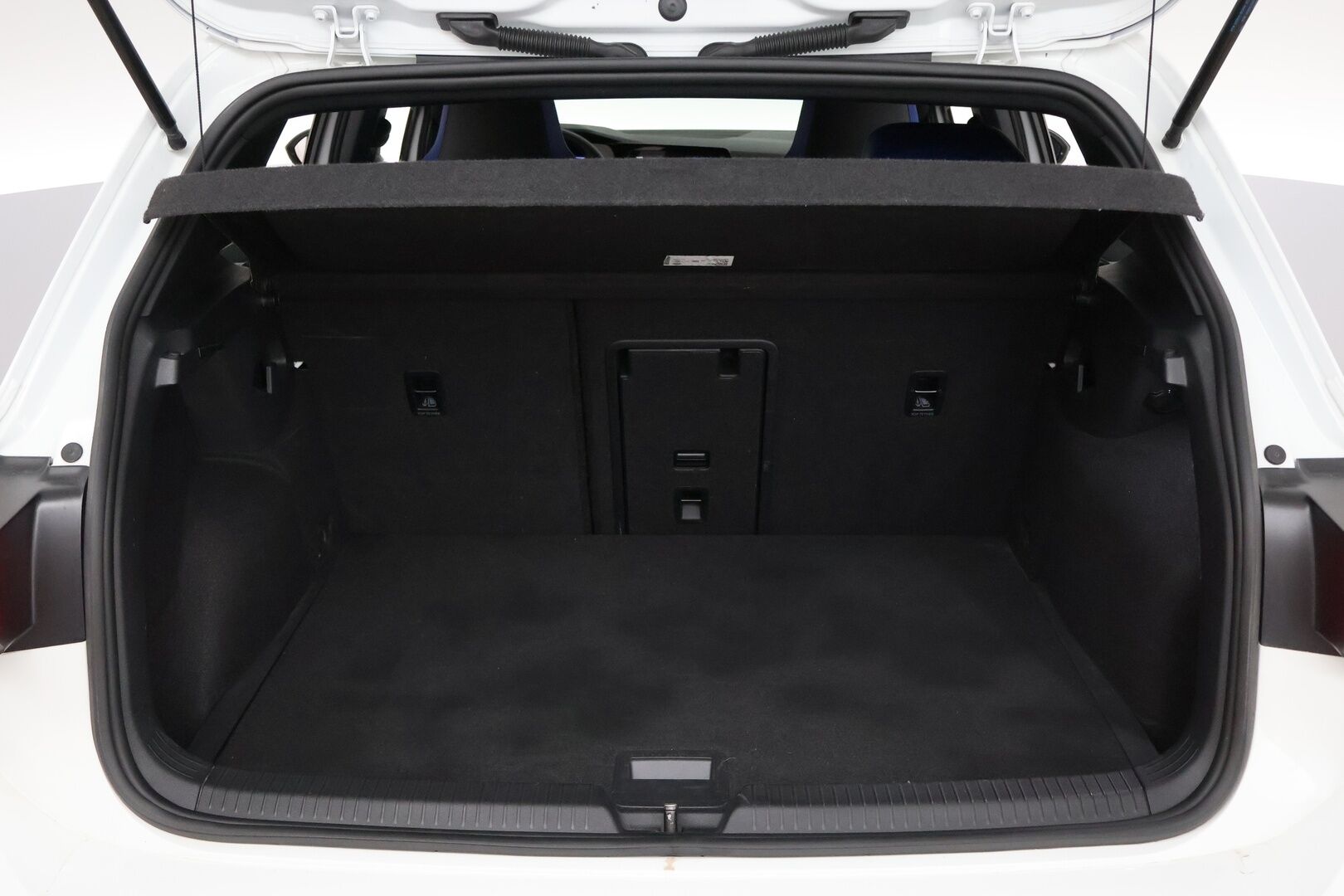 Volkswagen Golf 2021 R 2,0 TSI 282 kW ABT 4MOTION DSG - ABT tehtaat Teholisäys | Remus | IQ. Light | Adapt. vak. | Harman&Kardon | P-Kamera | BLIS | Keyless | Digimittaristo