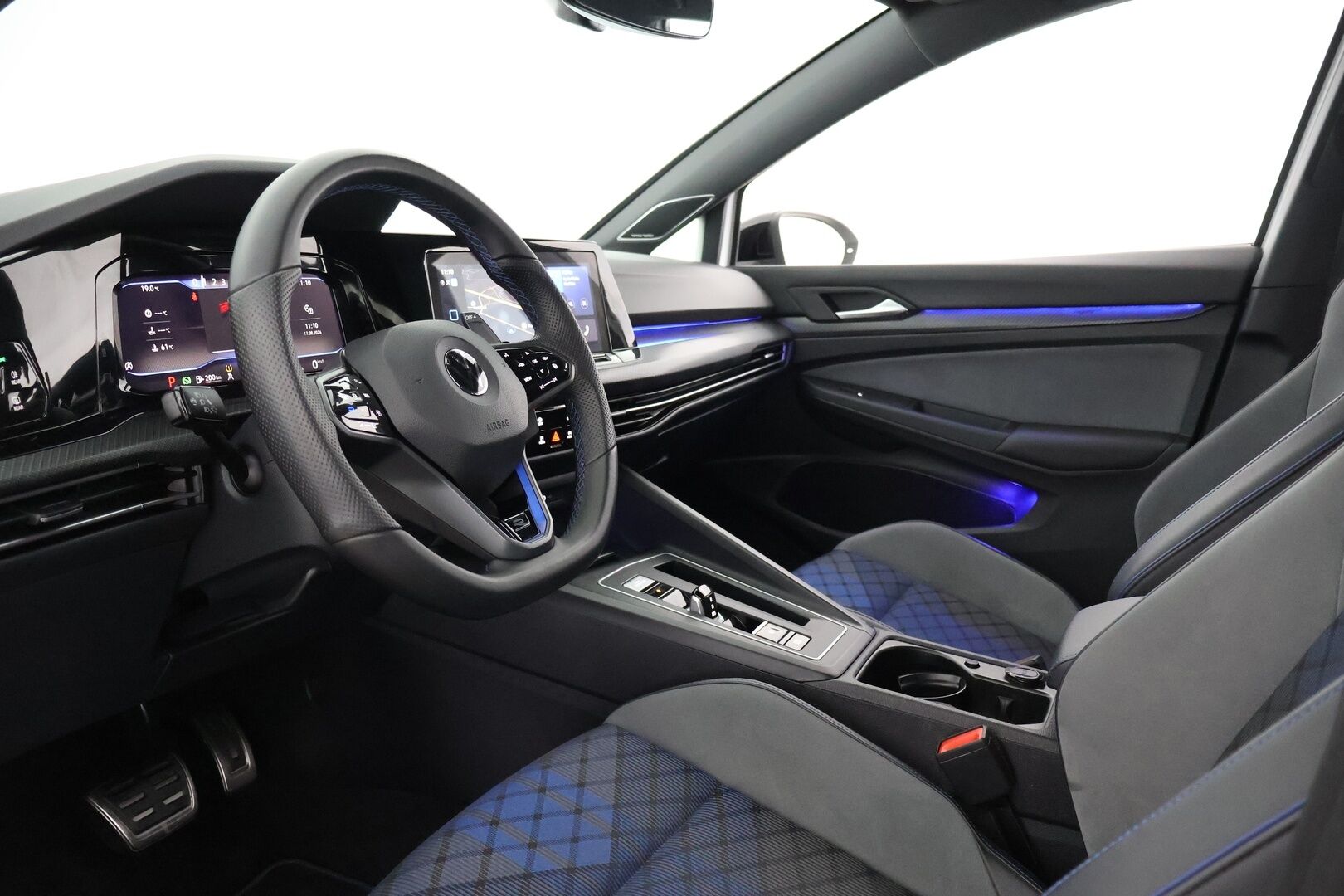 Volkswagen Golf 2021 R 2,0 TSI 282 kW ABT 4MOTION DSG - ABT tehtaat Teholisäys | Remus | IQ. Light | Adapt. vak. | Harman&Kardon | P-Kamera | BLIS | Keyless | Digimittaristo