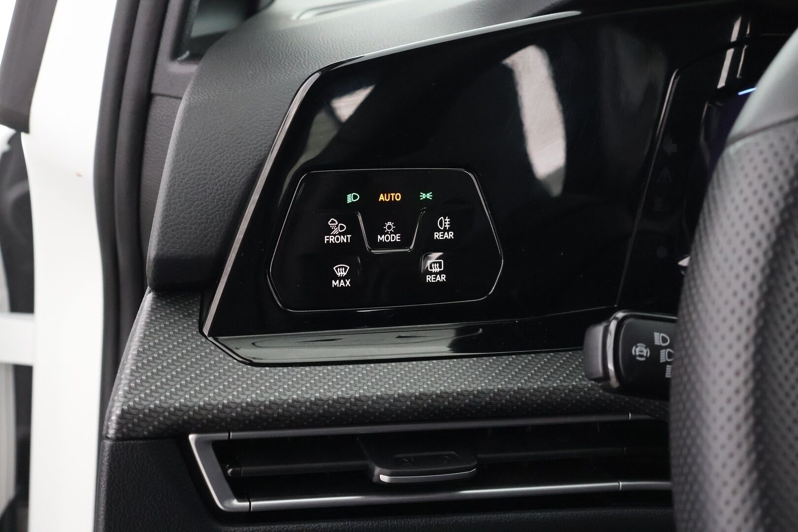 Volkswagen Golf 2021 R 2,0 TSI 282 kW ABT 4MOTION DSG - ABT tehtaat Teholisäys | Remus | IQ. Light | Adapt. vak. | Harman&Kardon | P-Kamera | BLIS | Keyless | Digimittaristo