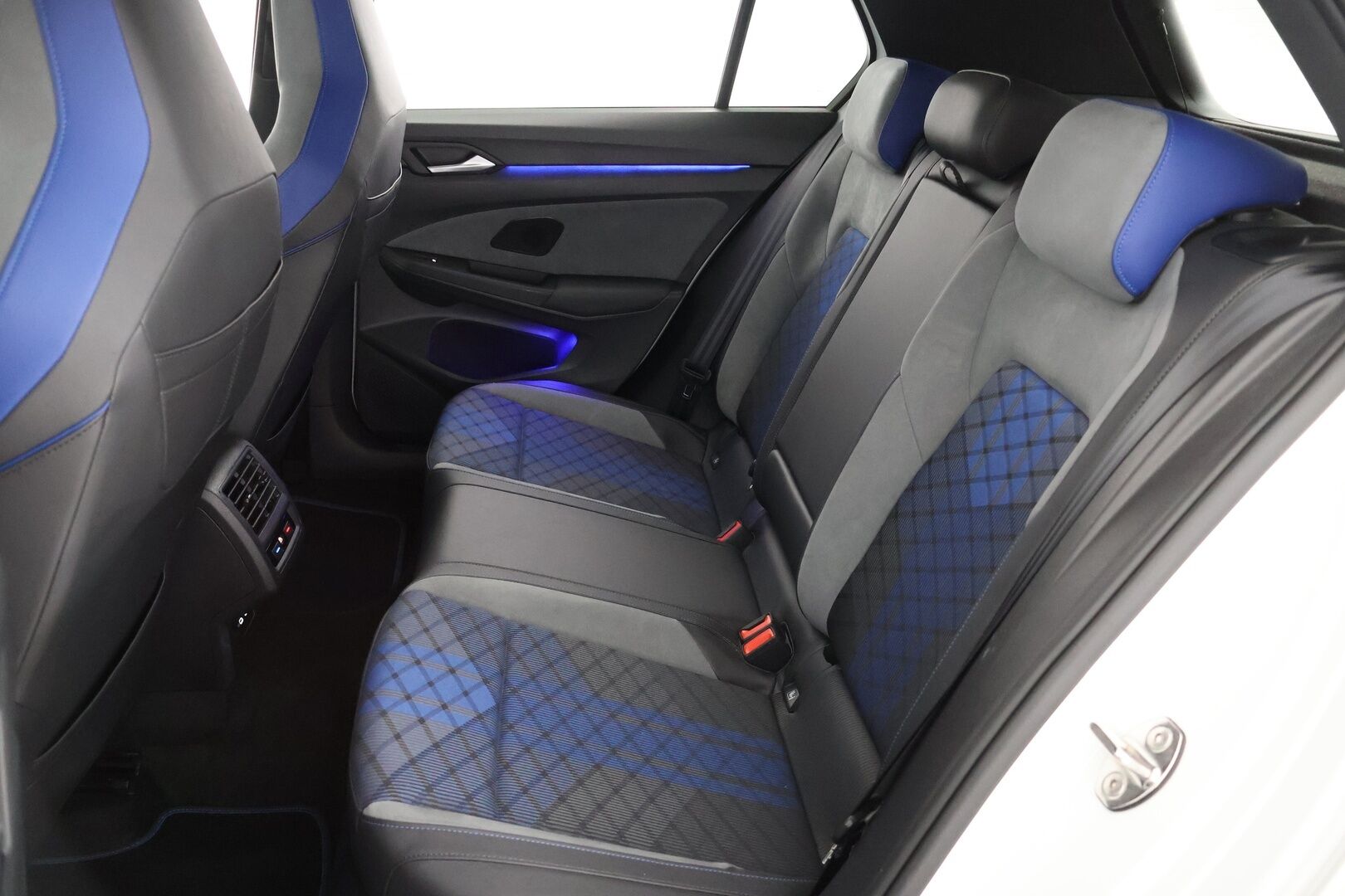 Volkswagen Golf 2021 R 2,0 TSI 282 kW ABT 4MOTION DSG - ABT tehtaat Teholisäys | Remus | IQ. Light | Adapt. vak. | Harman&Kardon | P-Kamera | BLIS | Keyless | Digimittaristo