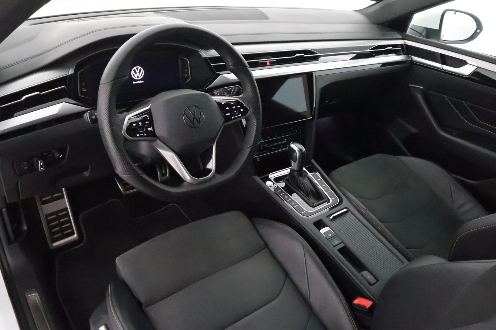 Volkswagen Arteon 2021 Shooting Brake R-Line eHybrid 160 kW DSG ** HUD / Webasto / Koukku / Adapt.Vakkari / Adapt.LED / P.Tutkat / Navi ** - 1.Om Suomi-auto / 2x Renkaat / Akku Kuntotarkistettu!