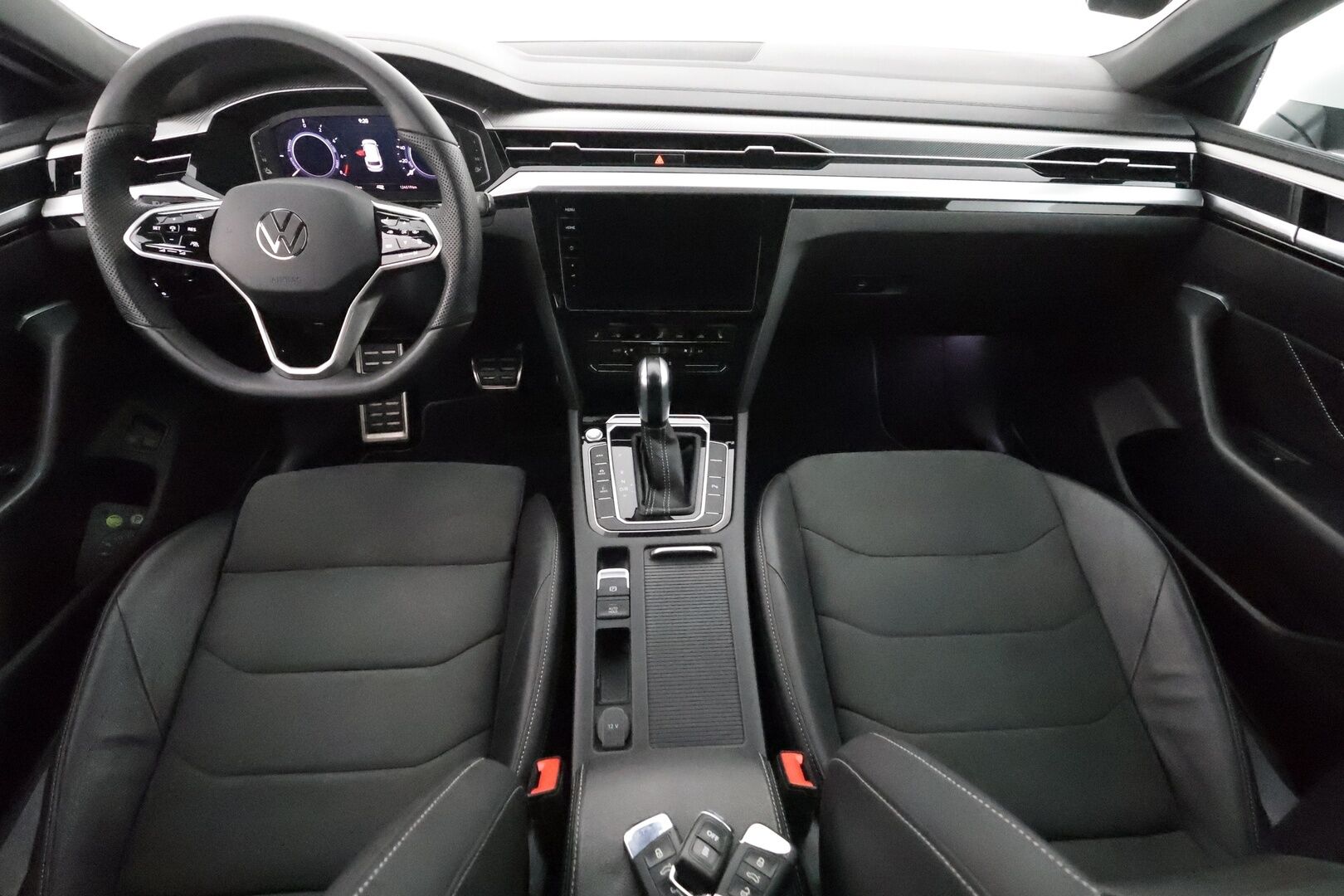 Volkswagen Arteon 2021 Shooting Brake R-Line eHybrid 160 kW DSG ** HUD / Webasto / Koukku / Adapt.Vakkari / Adapt.LED / P.Tutkat / Navi ** - 1.Om Suomi-auto / 2x Renkaat / Akku Kuntotarkistettu!