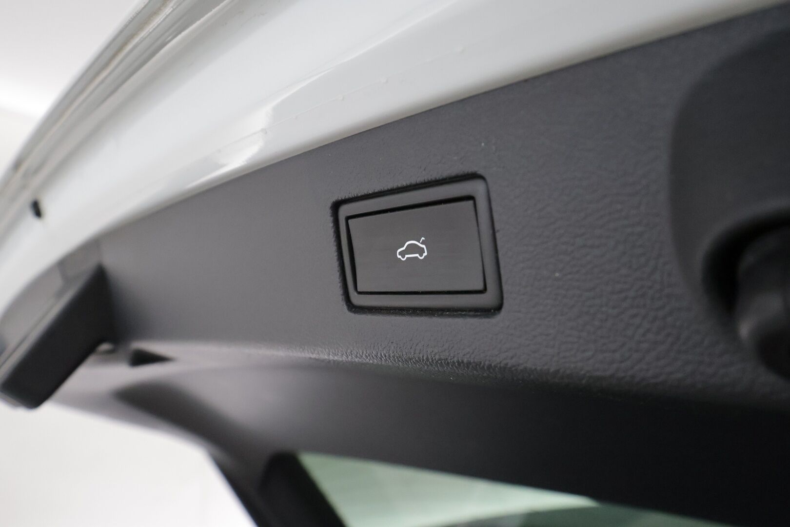 Volkswagen Arteon 2021 Shooting Brake R-Line eHybrid 160 kW DSG ** HUD / Webasto / Koukku / Adapt.Vakkari / Adapt.LED / P.Tutkat / Navi ** - 1.Om Suomi-auto / 2x Renkaat / Akku Kuntotarkistettu!