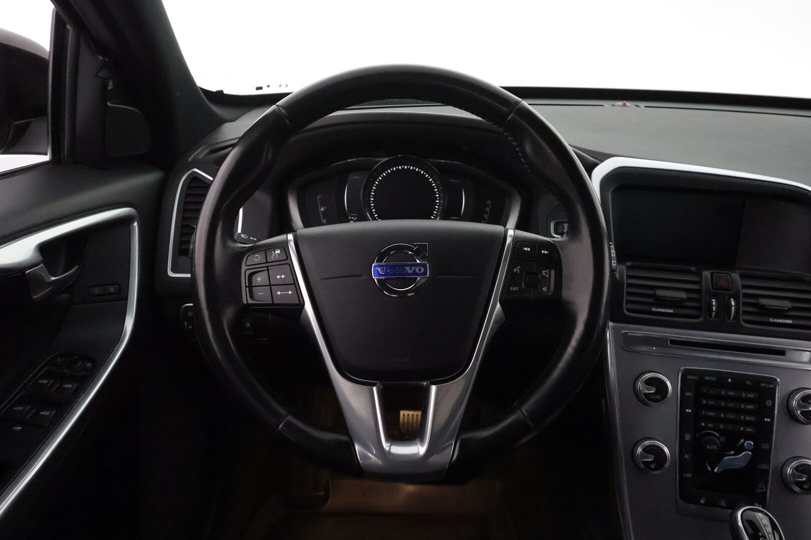Volvo XC60 2017 D4 AWD Business Summum aut **Merkkihuollettu / Adapt. vakkari / Panorama / Navi / BLIS / Keyless / Muistipenkki**
