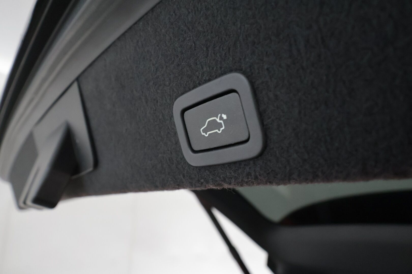 Volvo XC60 2017 D4 AWD Business Summum aut **Merkkihuollettu / Adapt. vakkari / Panorama / Navi / BLIS / Keyless / Muistipenkki**