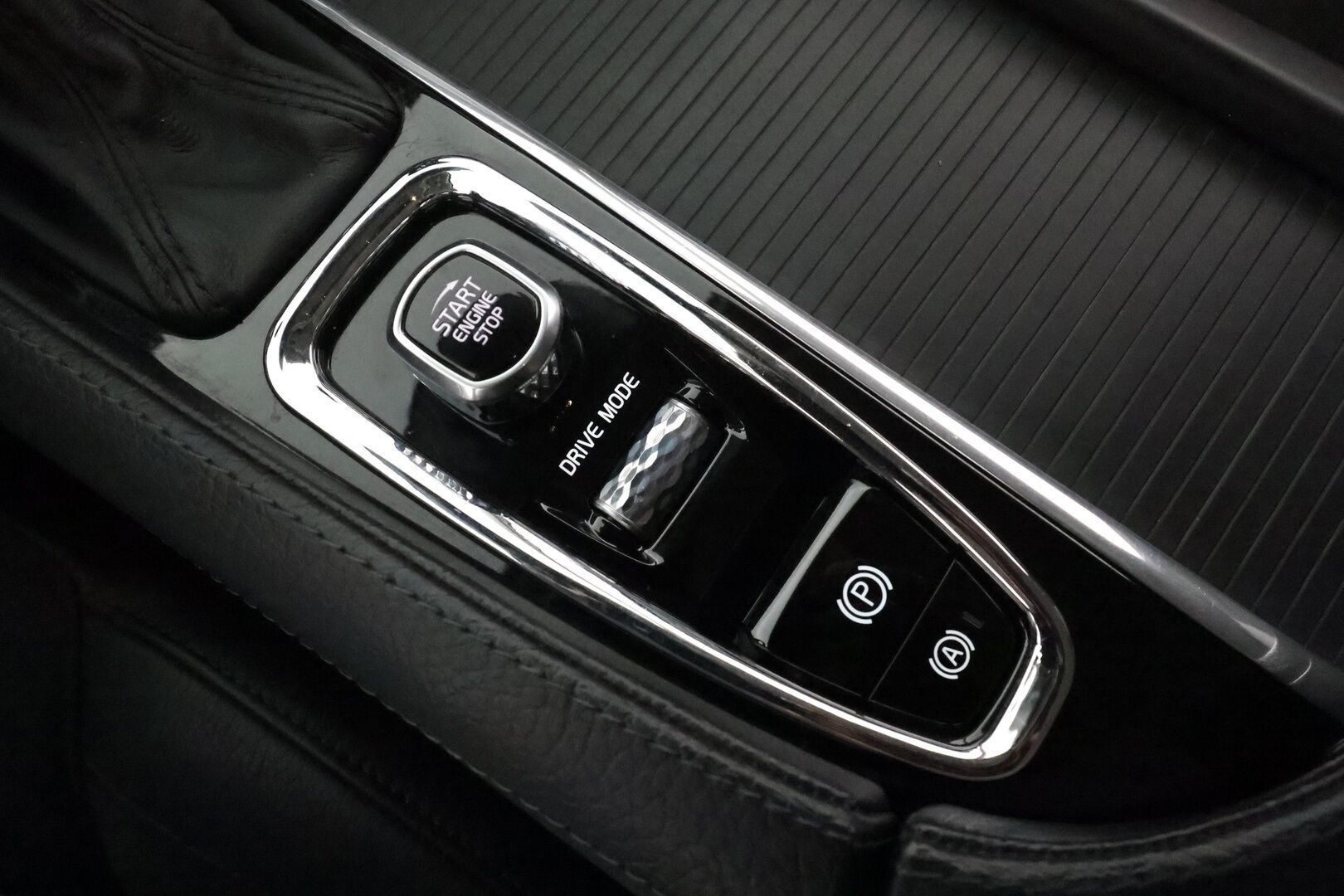 Volvo V90 2018 D4 AWD Momentum Advanced **Webasto / Adapt.vakkari / Koukku / LED / KeylessGo / P.tutka **