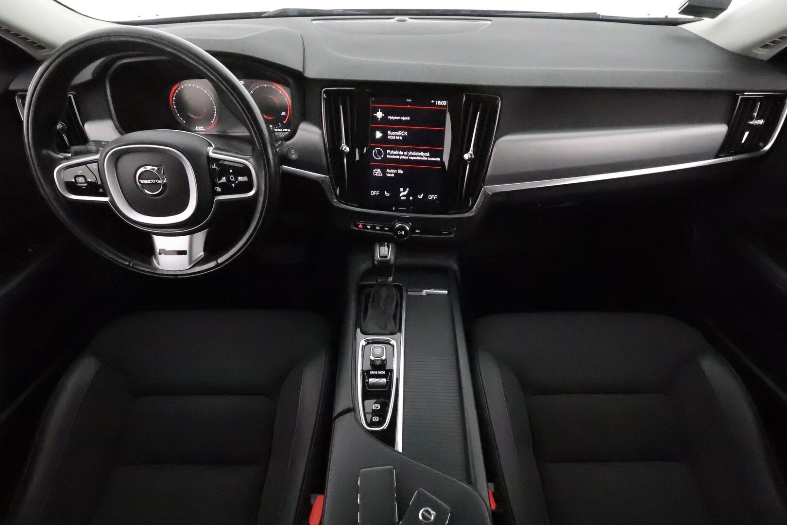 Volvo V90 2018 D4 AWD Momentum Advanced **Webasto / Adapt.vakkari / Koukku / LED / KeylessGo / P.tutka **