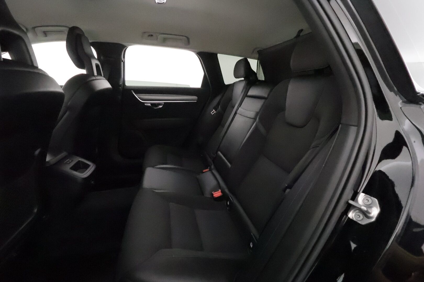 Volvo V90 2018 D4 AWD Momentum Advanced **Webasto / Adapt.vakkari / Koukku / LED / KeylessGo / P.tutka **