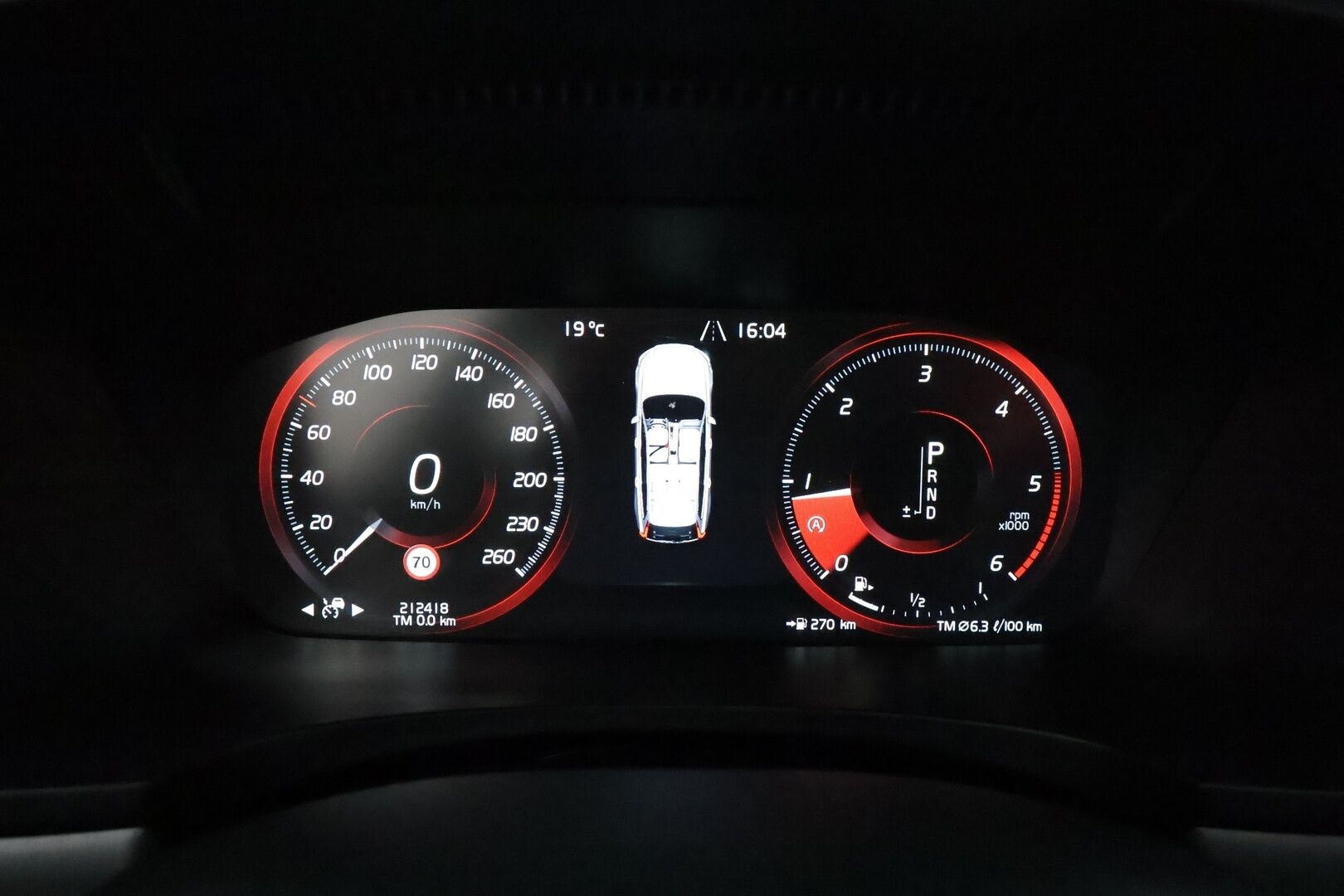 Volvo V90 2018 D4 AWD Momentum Advanced **Webasto / Adapt.vakkari / Koukku / LED / KeylessGo / P.tutka **