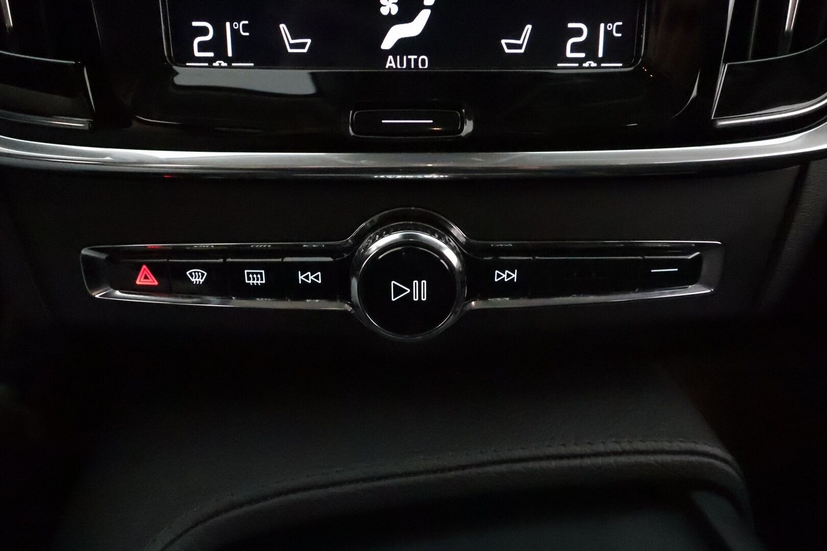 Volvo V90 2018 D4 AWD Momentum Advanced **Webasto / Adapt.vakkari / Koukku / LED / KeylessGo / P.tutka **