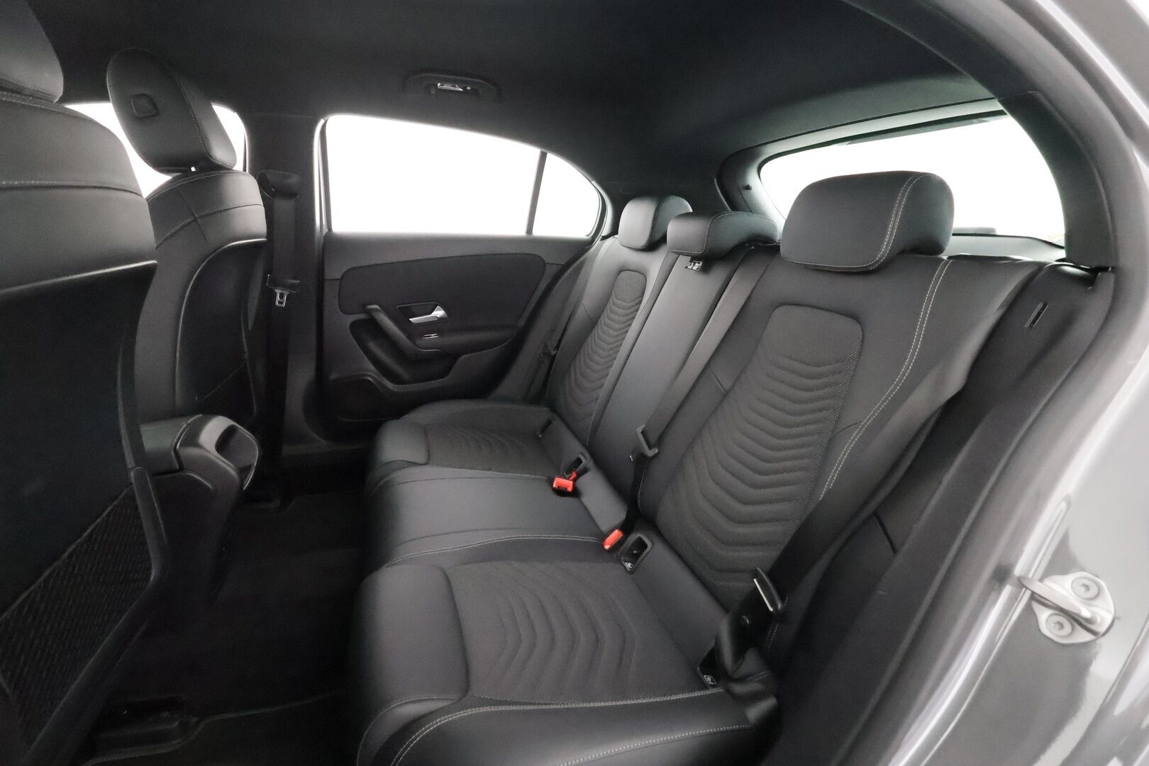 Mercedes-Benz A 2021 250 e A Business Style Edition EQ Power - | Koukku | Lisälämmitin | Distronic | P.Kamera | Sporttipenkit | LED-High Performance | Kaistavahti | Digimittaristo | Navi | Ratinlämmitys | Suomi-auto | 2x Latauskaapelit | Kahdet renkaat | 