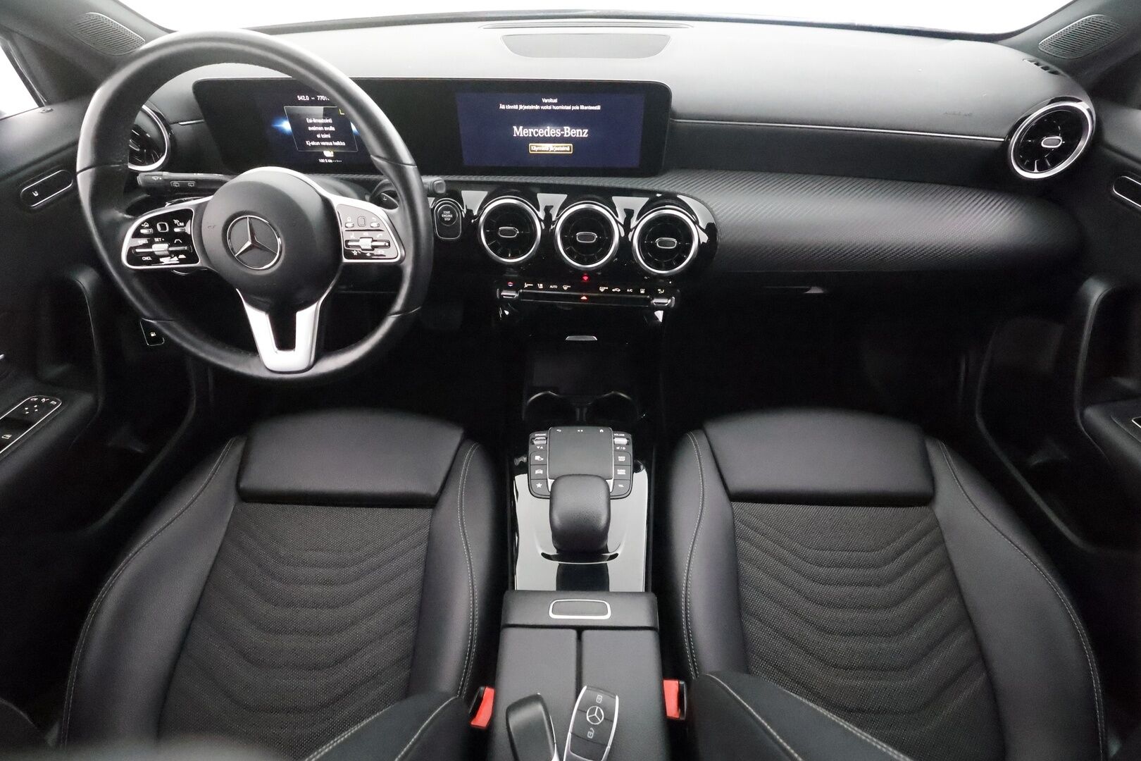 Mercedes-Benz A 2021 250 e A Business Style Edition EQ Power - | Koukku | Lisälämmitin | Distronic | P.Kamera | Sporttipenkit | LED-High Performance | Kaistavahti | Digimittaristo | Navi | Ratinlämmitys | Suomi-auto | 2x Latauskaapelit | Kahdet renkaat | 
