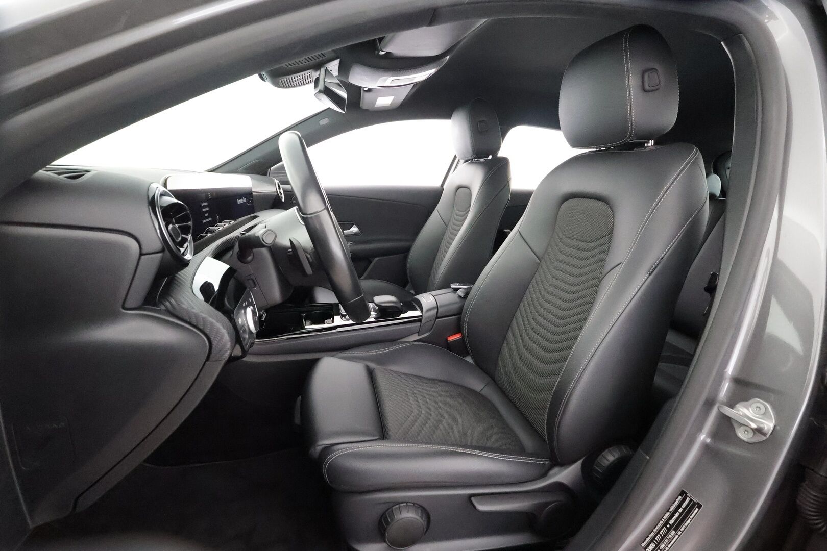 Mercedes-Benz A 2021 250 e A Business Style Edition EQ Power - | Koukku | Lisälämmitin | Distronic | P.Kamera | Sporttipenkit | LED-High Performance | Kaistavahti | Digimittaristo | Navi | Ratinlämmitys | Suomi-auto | 2x Latauskaapelit | Kahdet renkaat | 
