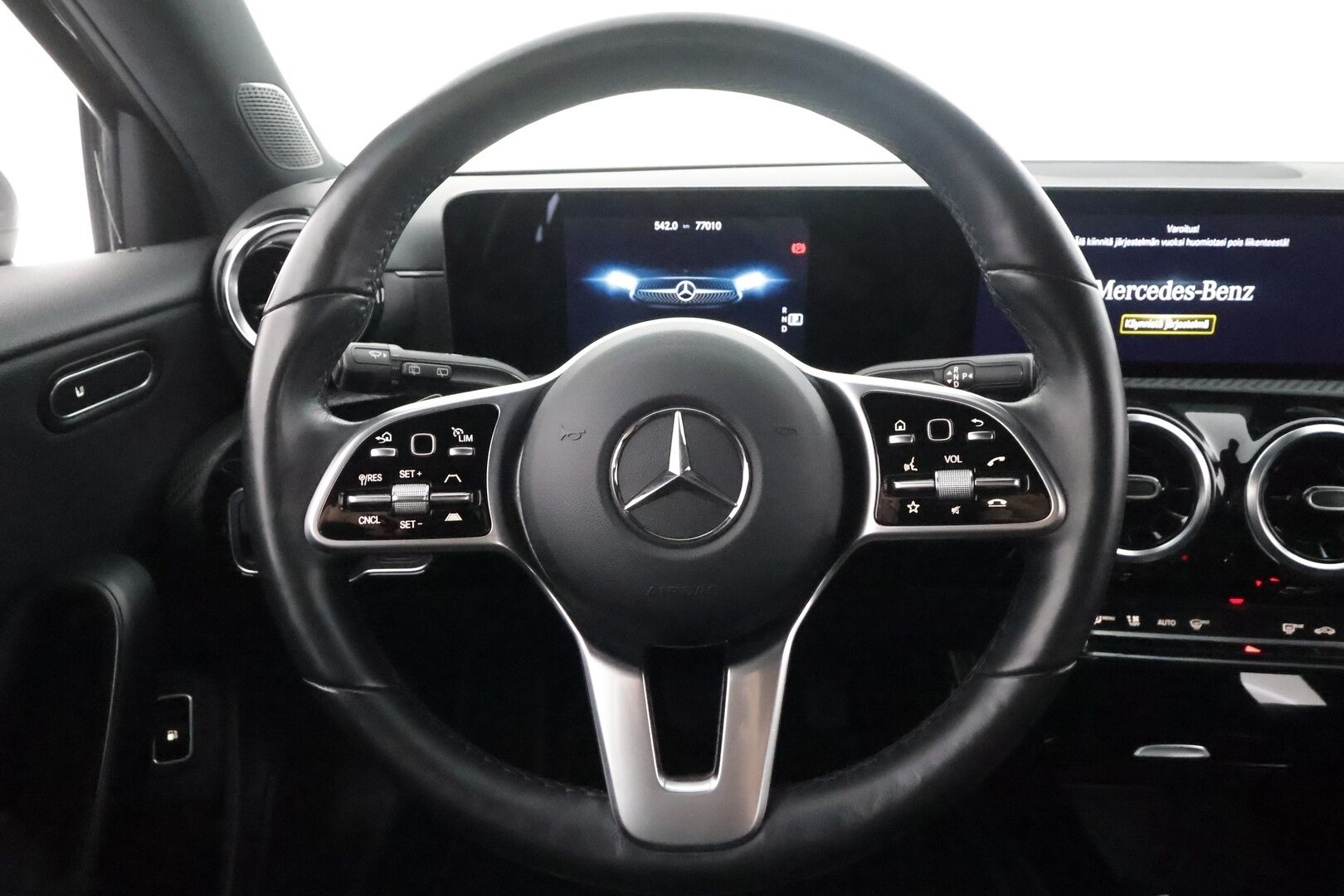 Mercedes-Benz A 2021 250 e A Business Style Edition EQ Power - | Koukku | Lisälämmitin | Distronic | P.Kamera | Sporttipenkit | LED-High Performance | Kaistavahti | Digimittaristo | Navi | Ratinlämmitys | Suomi-auto | 2x Latauskaapelit | Kahdet renkaat | 