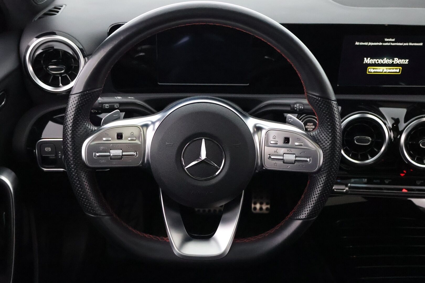 Mercedes-Benz A 2021 250 e A Business AMG Edition EQ Power * Widescreen / Nahka-Alcantara / Kattoluukku / LED High Performance / Peruutuskamera - 2x Renkaat aluvantein / 2x Laturit / Upea yksilö!