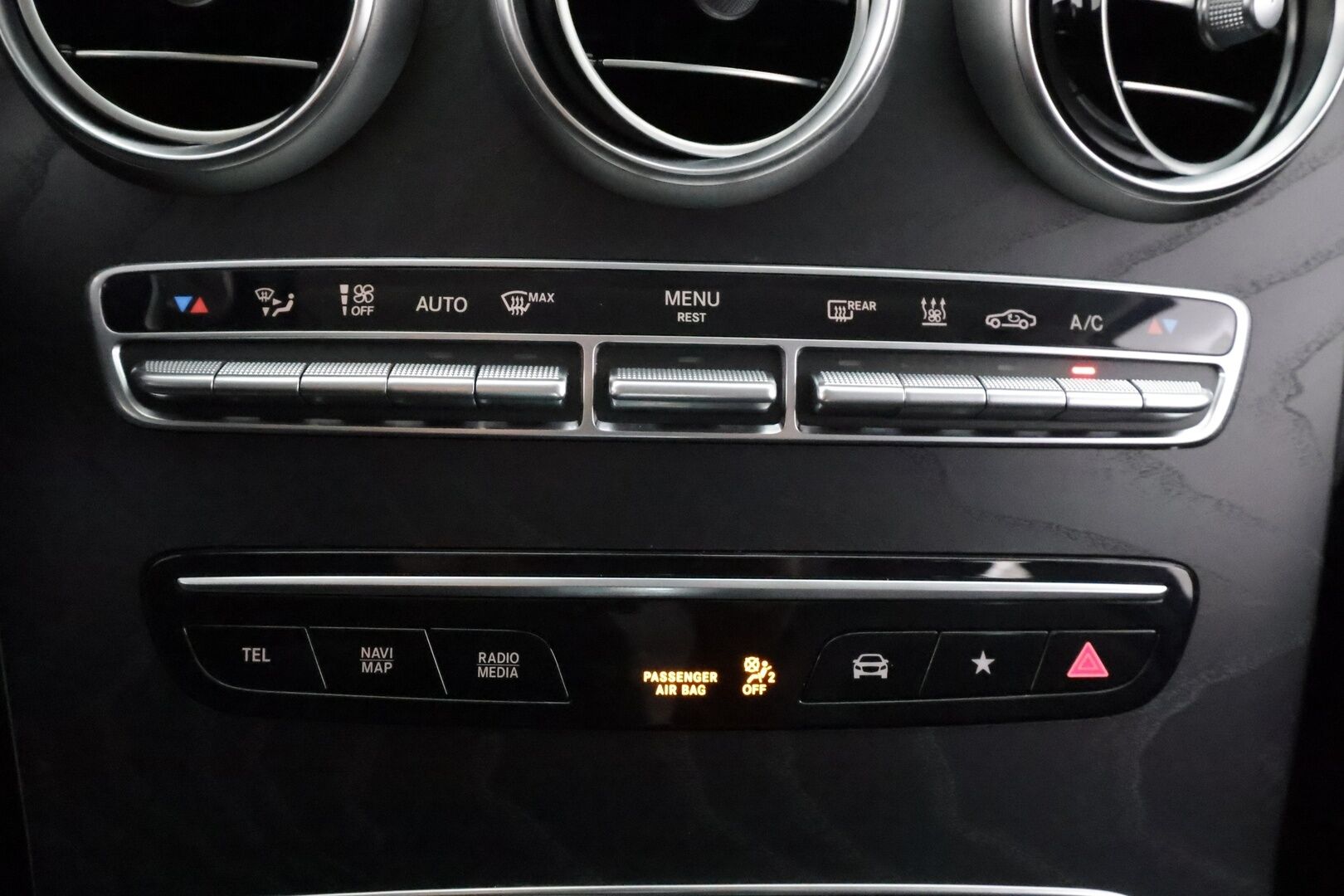 Mercedes-Benz GLC 2021 300 e 4MATIC A Business EQ Power AMG - | Koukku | Lisälämmitin | Distronic | P.Kamera | Sporttipenkit | LED-High Performance | Navi | 2x Latauskaapelit | Kahdet renkaat | 1-om Suomi-auto |
