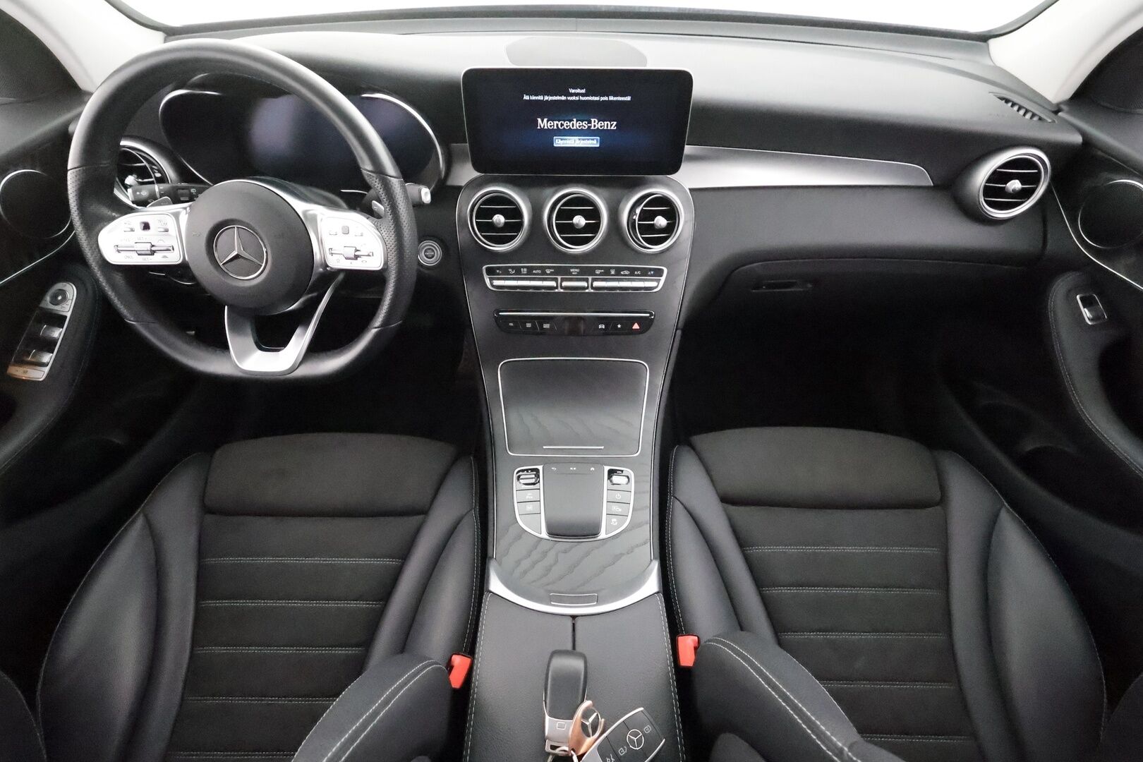 Mercedes-Benz GLC 2021 300 e 4MATIC A Business EQ Power AMG - | Koukku | Lisälämmitin | Distronic | P.Kamera | Sporttipenkit | LED-High Performance | Navi | 2x Latauskaapelit | Kahdet renkaat | 1-om Suomi-auto |