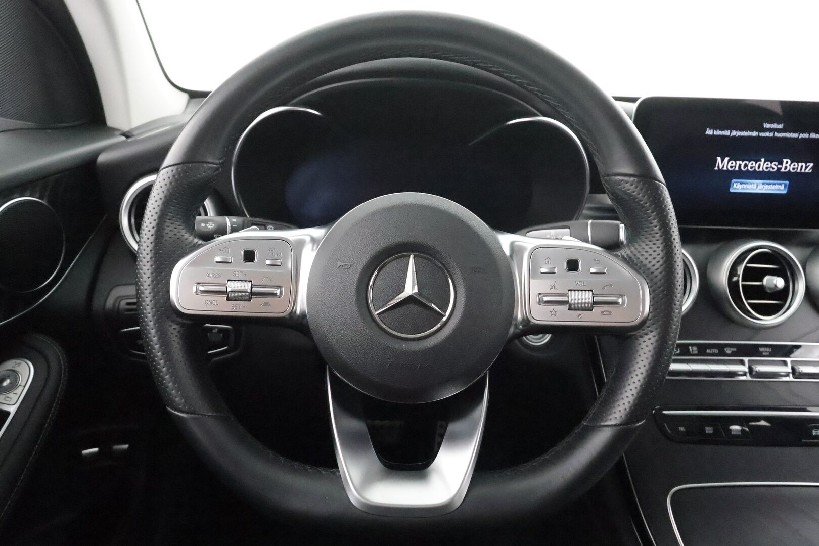 Mercedes-Benz GLC 2021 300 e 4MATIC A Business EQ Power AMG - | Koukku | Lisälämmitin | Distronic | P.Kamera | Sporttipenkit | LED-High Performance | Navi | 2x Latauskaapelit | Kahdet renkaat | 1-om Suomi-auto |