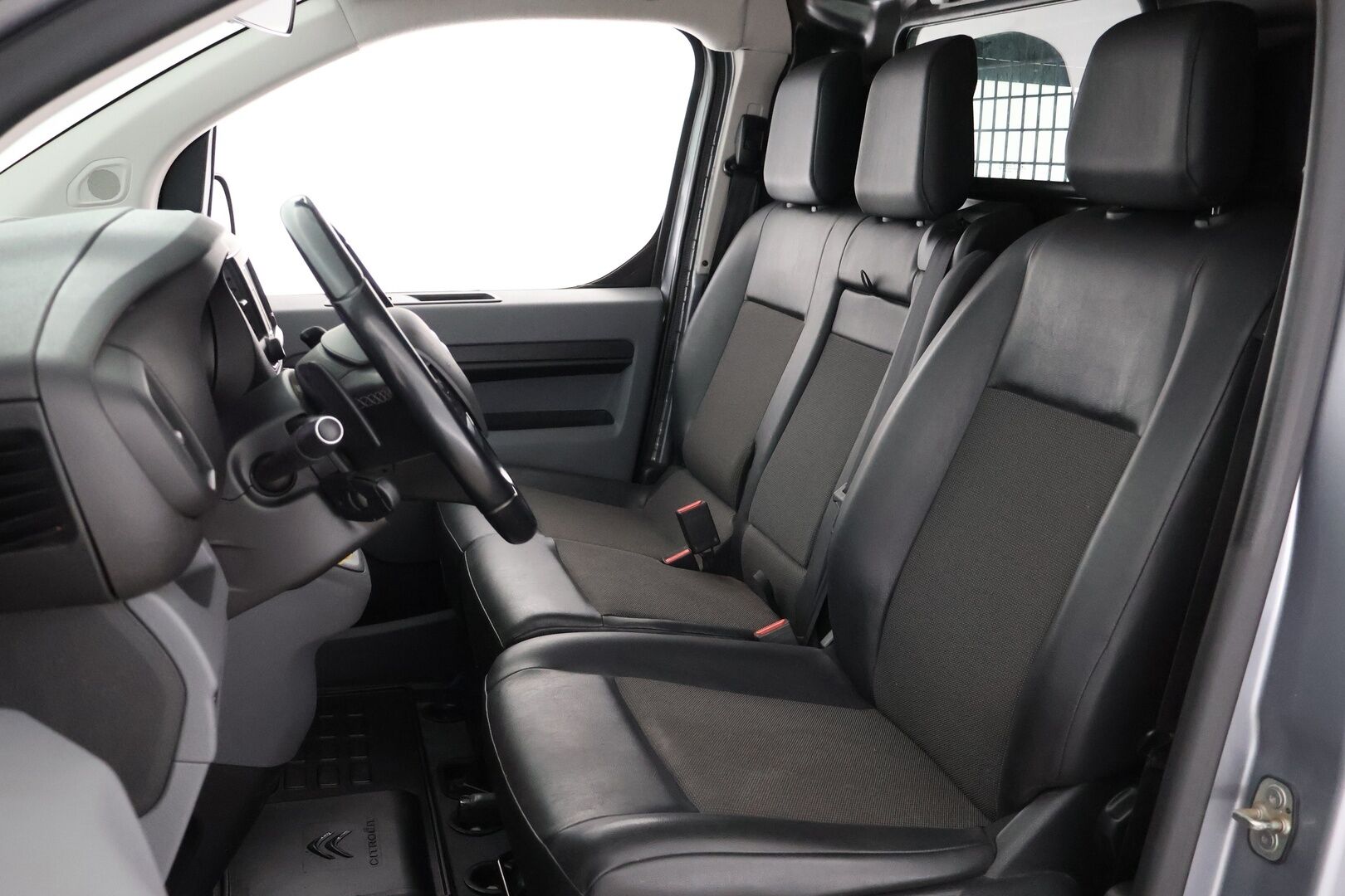 Citroen Jumpy 2021 BlueHDi 120 XL EAT8 Automaatti - Suomi-Auto | ALV.väh | Vetokoukku | Vakkari | Juuri Tehty Hihnaremppa | - KORKO VAIN 3,99 %