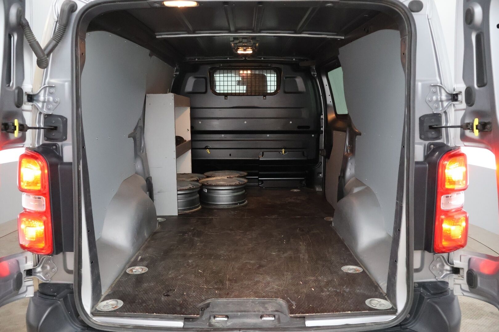Citroen Jumpy 2021 BlueHDi 120 XL EAT8 Automaatti - Suomi-Auto | ALV.väh | Vetokoukku | Vakkari | Juuri Tehty Hihnaremppa | - KORKO VAIN 3,99 %