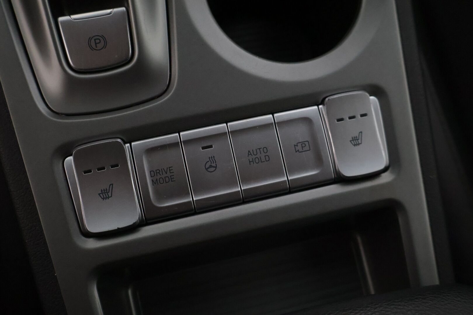 Hyundai KONA 2022 electric 64 kWh 204 hv Style MY21 * ILP / HUD / ACC / Digimittaristo / Peruutuskamera / BLIS / Sähköpenkit / Lämpöratti * - * Akku tarkistettu / Siistikuntoinen / 2x hyvät renkaat vanteineen *