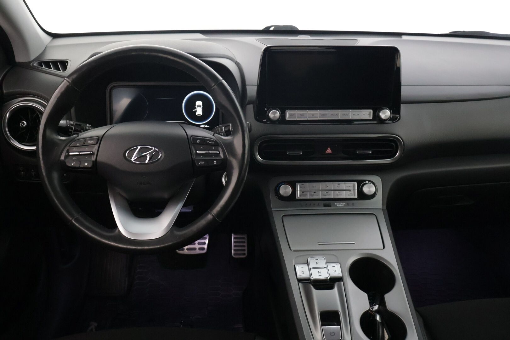 Hyundai KONA 2022 electric 64 kWh 204 hv Style MY21 * ILP / HUD / ACC / Digimittaristo / Peruutuskamera / BLIS / Sähköpenkit / Lämpöratti * - * Akku tarkistettu / Siistikuntoinen / 2x hyvät renkaat vanteineen *