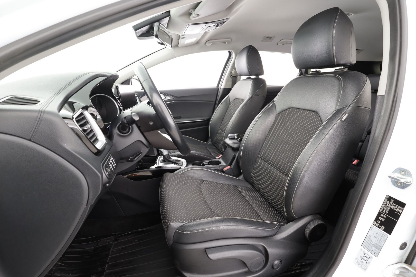 Kia Ceed 2021 1,5 T-GDI 160hv EX SW DCT - | Vakkari | Lohko | LED | P.Kamera | Ratinlämmitys | Puolinahat | Apple&Android | Suomi-auto | Kahdet Renkaat |