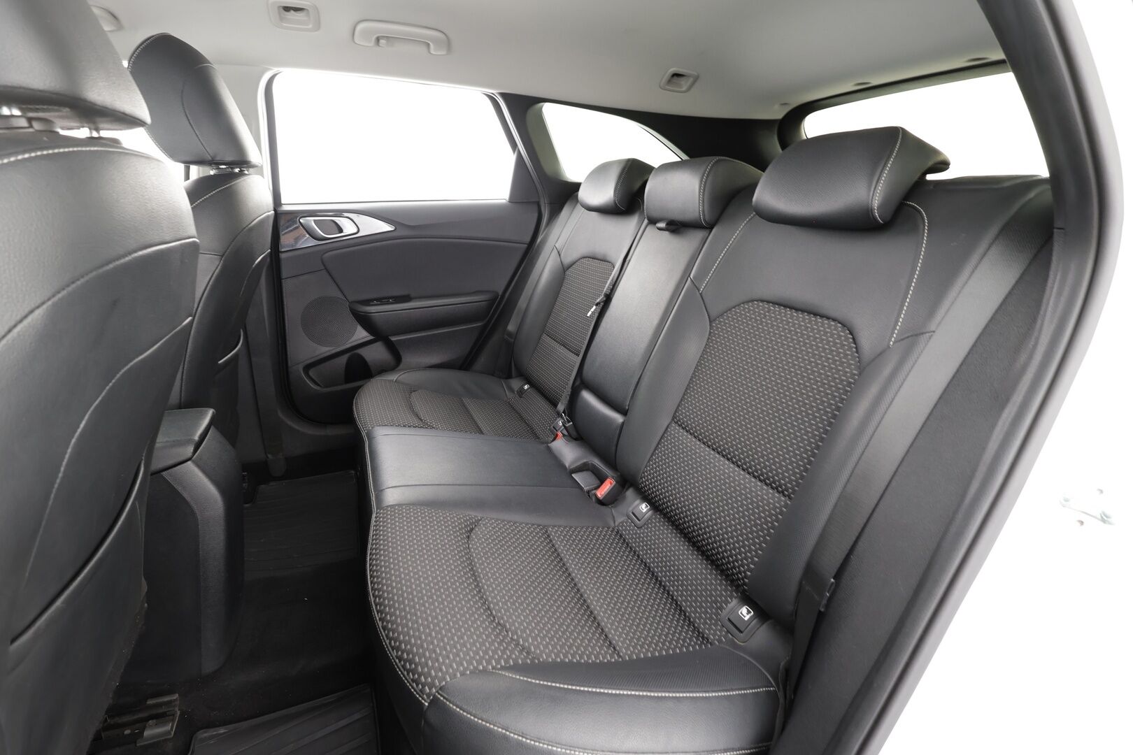 Kia Ceed 2021 1,5 T-GDI 160hv EX SW DCT - | Vakkari | Lohko | LED | P.Kamera | Ratinlämmitys | Puolinahat | Apple&Android | Suomi-auto | Kahdet Renkaat |