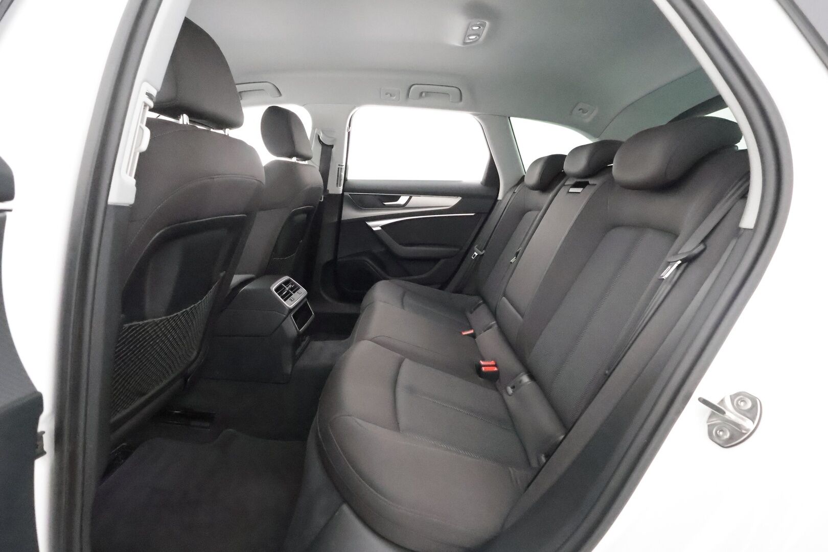 Audi A6 2021 Avant Business Sport 40 TDI MHEV quattro / 1.Om Suomi.auto / Webasto / Koukku / Matrix-LED / Sporttipenkit / Navi / - Kaistavahti / 2x Renkaat / Uutena suomesta ostettu / 1-omisteinen!