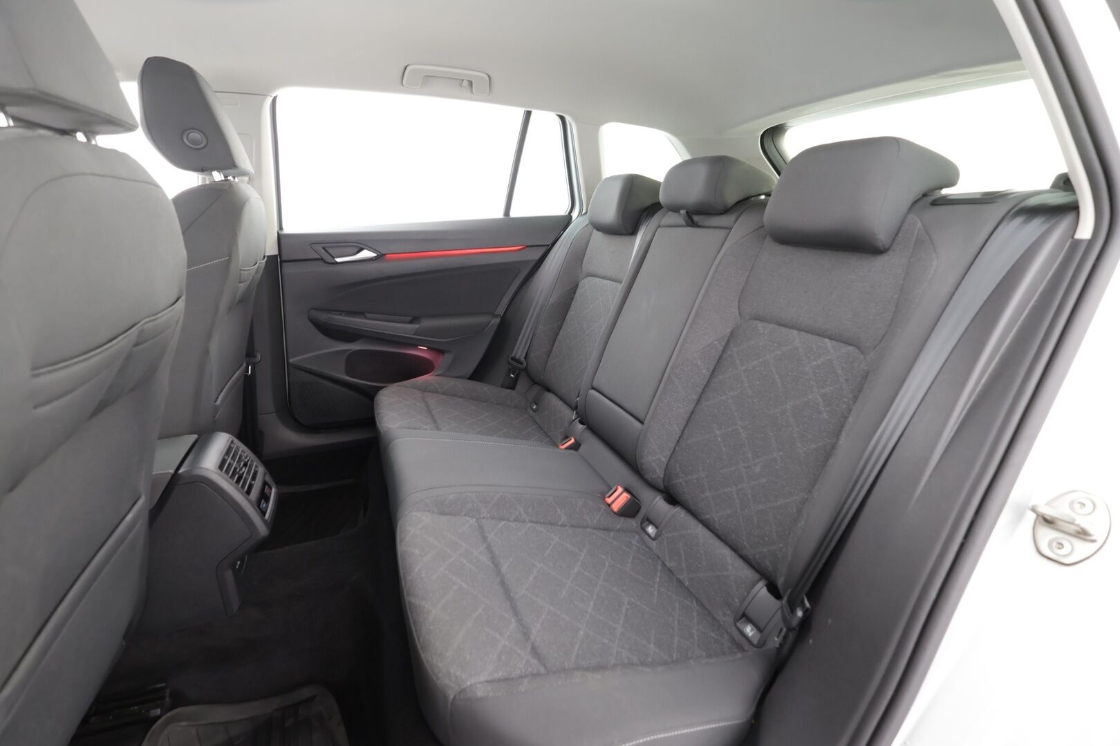 Volkswagen Golf 2021 Variant 1,0 eTSI (MHEV) 81 kW DSG-automaatti - Suomiauto | Webasto | ACC | Digimittari | Merkkihuollot | LED | Apple&Android | Ratinlämmitys | 2x Renkaat Aluvantein!
