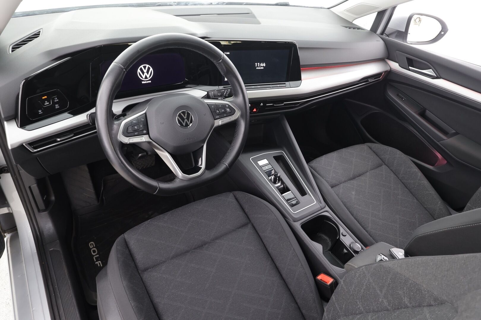 Volkswagen Golf 2021 Variant 1,0 eTSI (MHEV) 81 kW DSG-automaatti - Suomiauto | Webasto | ACC | Digimittari | Merkkihuollot | LED | Apple&Android | Ratinlämmitys | 2x Renkaat Aluvantein!