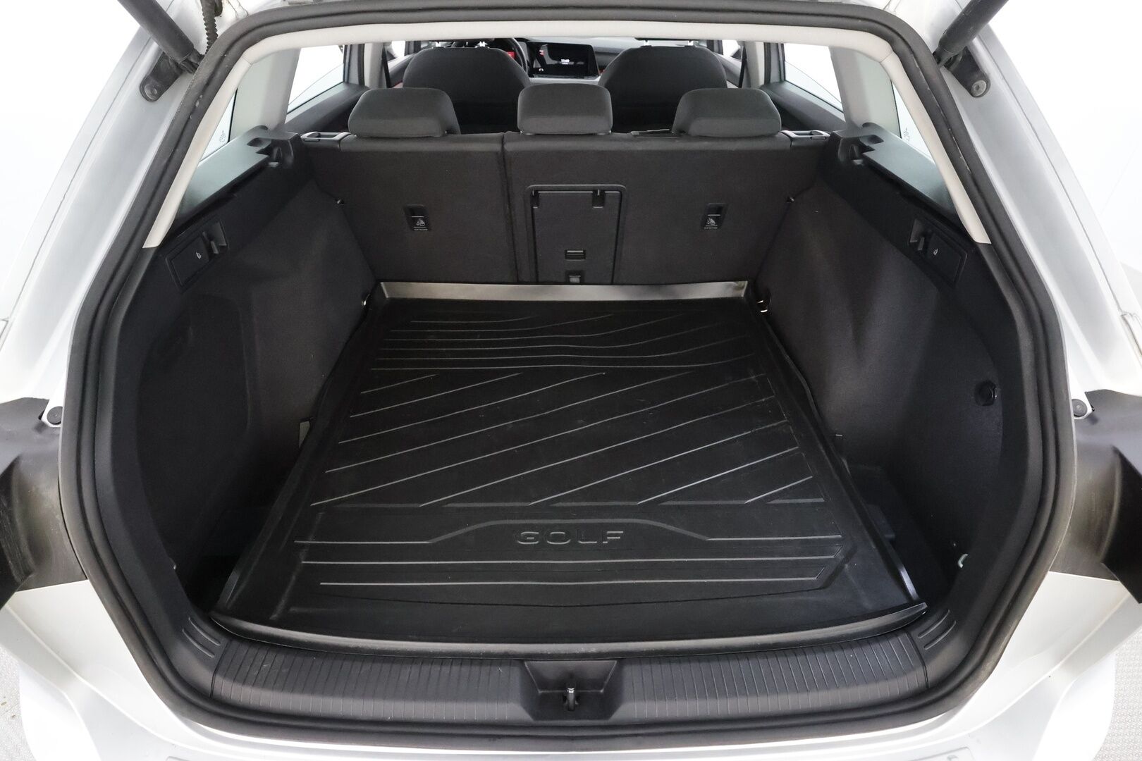 Volkswagen Golf 2021 Variant 1,0 eTSI (MHEV) 81 kW DSG-automaatti - Suomiauto | Webasto | ACC | Digimittari | Merkkihuollot | LED | Apple&Android | Ratinlämmitys | 2x Renkaat Aluvantein!