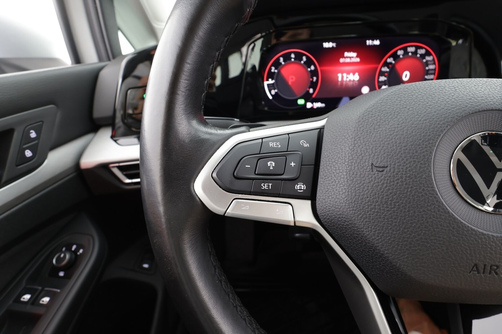 Volkswagen Golf 2021 Variant 1,0 eTSI (MHEV) 81 kW DSG-automaatti - Suomiauto | Webasto | ACC | Digimittari | Merkkihuollot | LED | Apple&Android | Ratinlämmitys | 2x Renkaat Aluvantein!