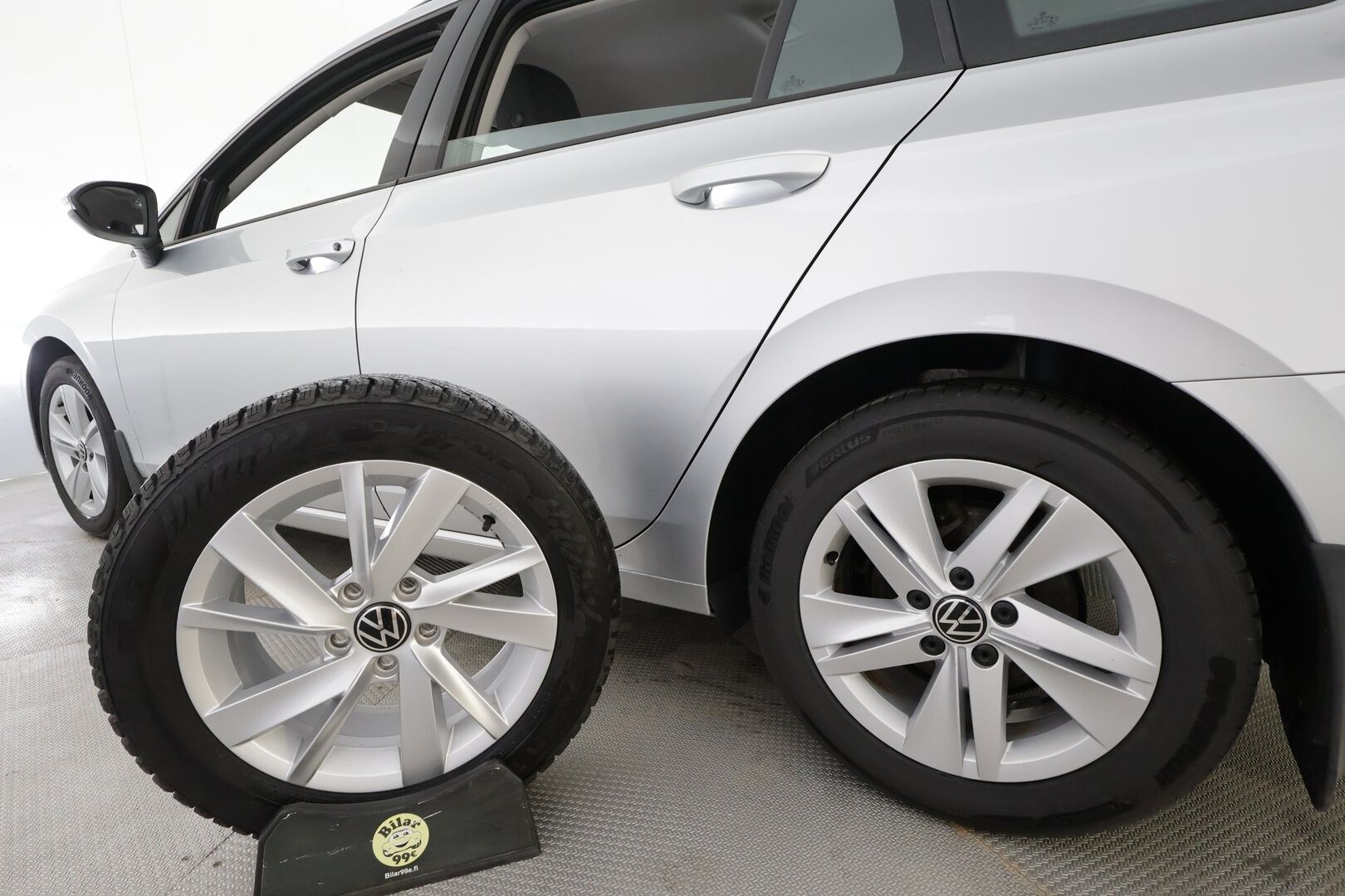Volkswagen Golf 2021 Variant 1,0 eTSI (MHEV) 81 kW DSG-automaatti - Suomiauto | Webasto | ACC | Digimittari | Merkkihuollot | LED | Apple&Android | Ratinlämmitys | 2x Renkaat Aluvantein!