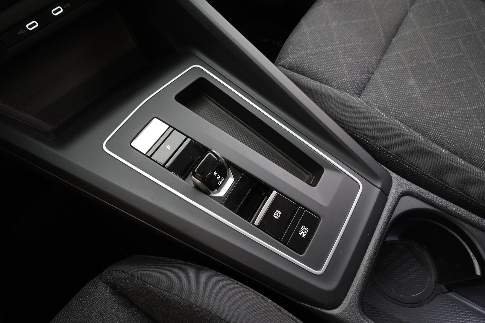 Volkswagen Golf 2021 Variant 1,0 eTSI (MHEV) 81 kW DSG-automaatti - Suomiauto | Webasto | ACC | Digimittari | Merkkihuollot | LED | Apple&Android | Ratinlämmitys | 2x Renkaat Aluvantein!