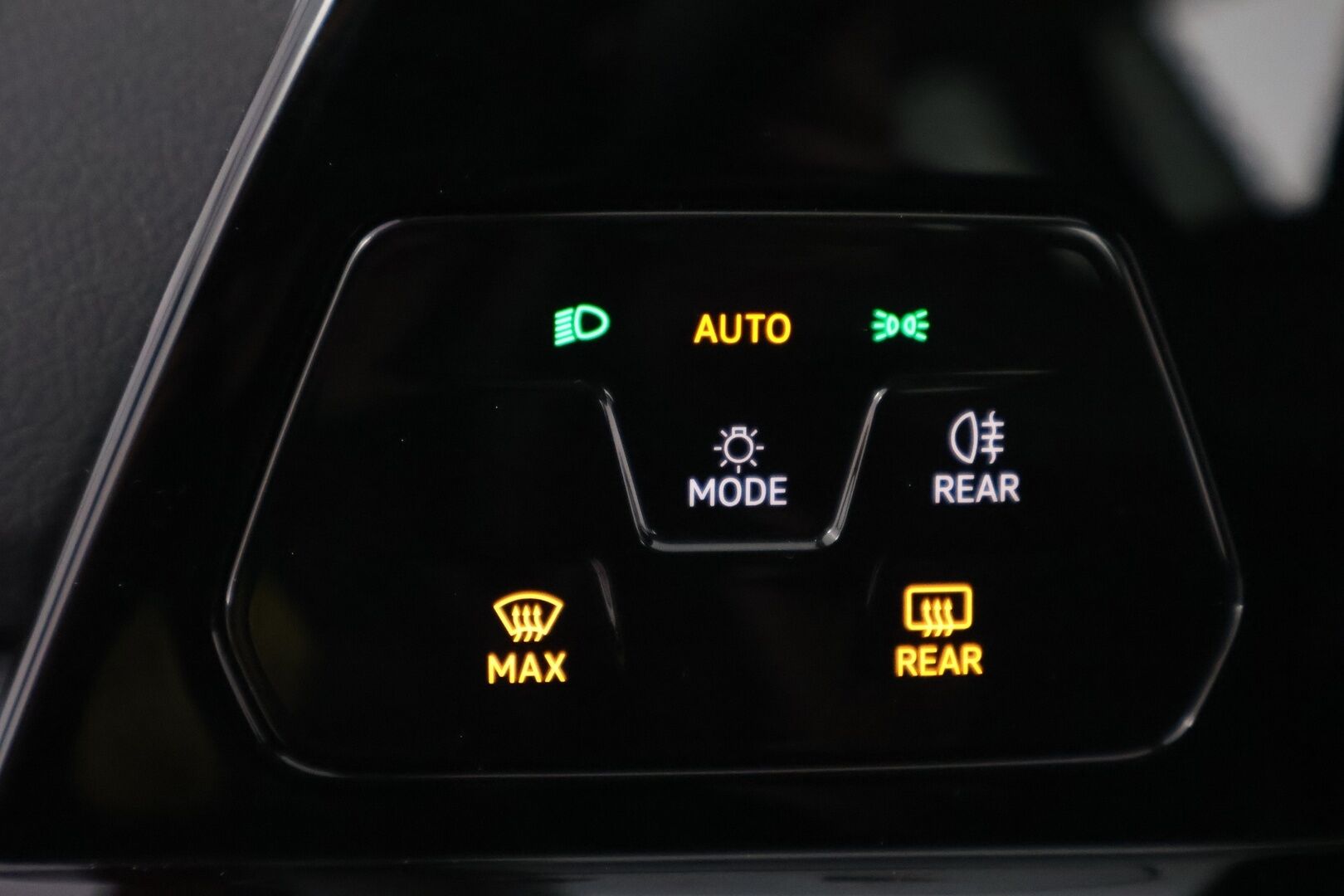 Volkswagen Golf 2021 Variant Comfort 1.0 eTSI (MHEV) 81 kW DSG-automaatti - Suomiauto / Webasto / Adapt.Vakkari / Digimittaristo / LED / Navi / KeylessGo / 2x Hyvät renkaat aluvantein!