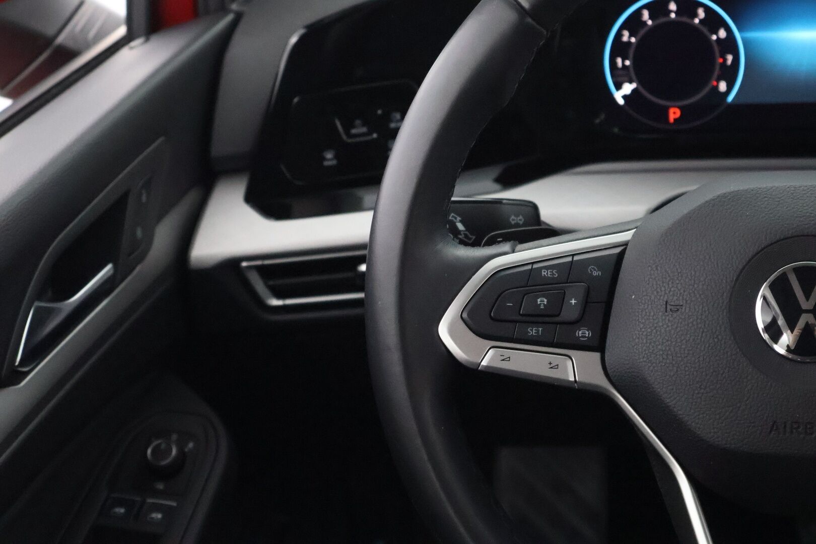 Volkswagen Golf 2021 Variant Comfort 1.0 eTSI (MHEV) 81 kW DSG-automaatti - Suomiauto / Webasto / Adapt.Vakkari / Digimittaristo / LED / Navi / KeylessGo / 2x Hyvät renkaat aluvantein!