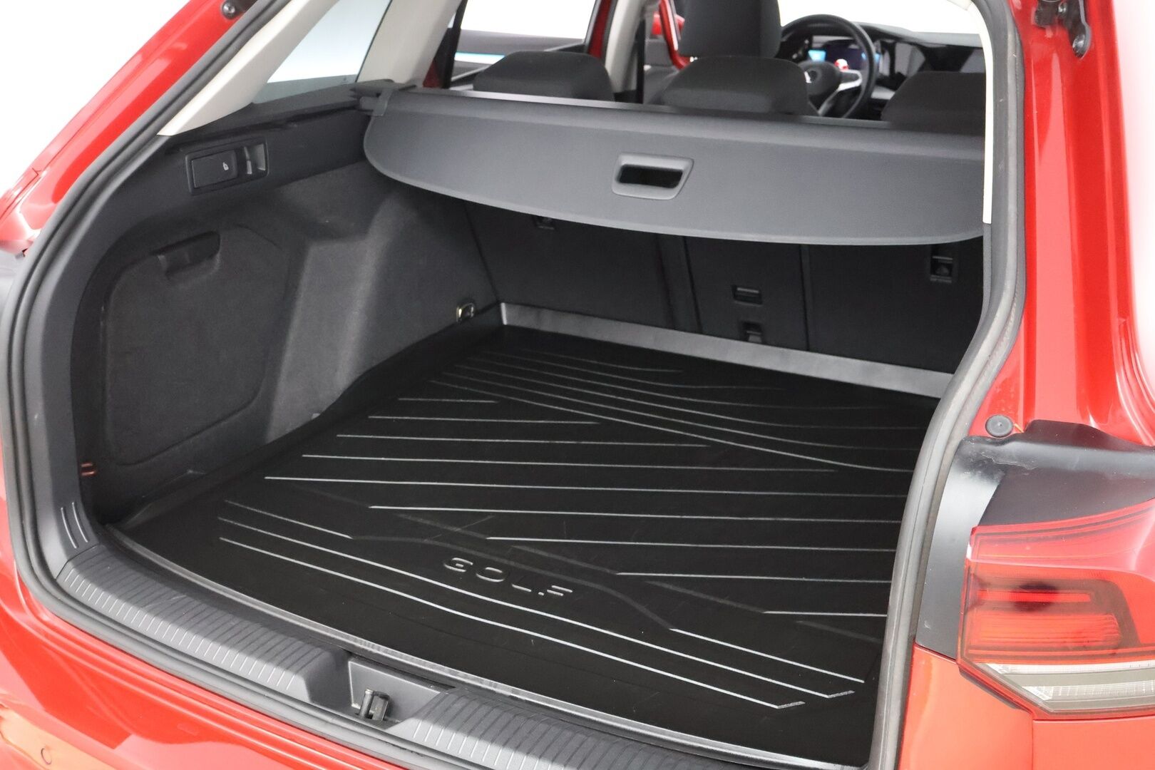 Volkswagen Golf 2021 Variant Comfort 1.0 eTSI (MHEV) 81 kW DSG-automaatti - Suomiauto / Webasto / Adapt.Vakkari / Digimittaristo / LED / Navi / KeylessGo / 2x Hyvät renkaat aluvantein!