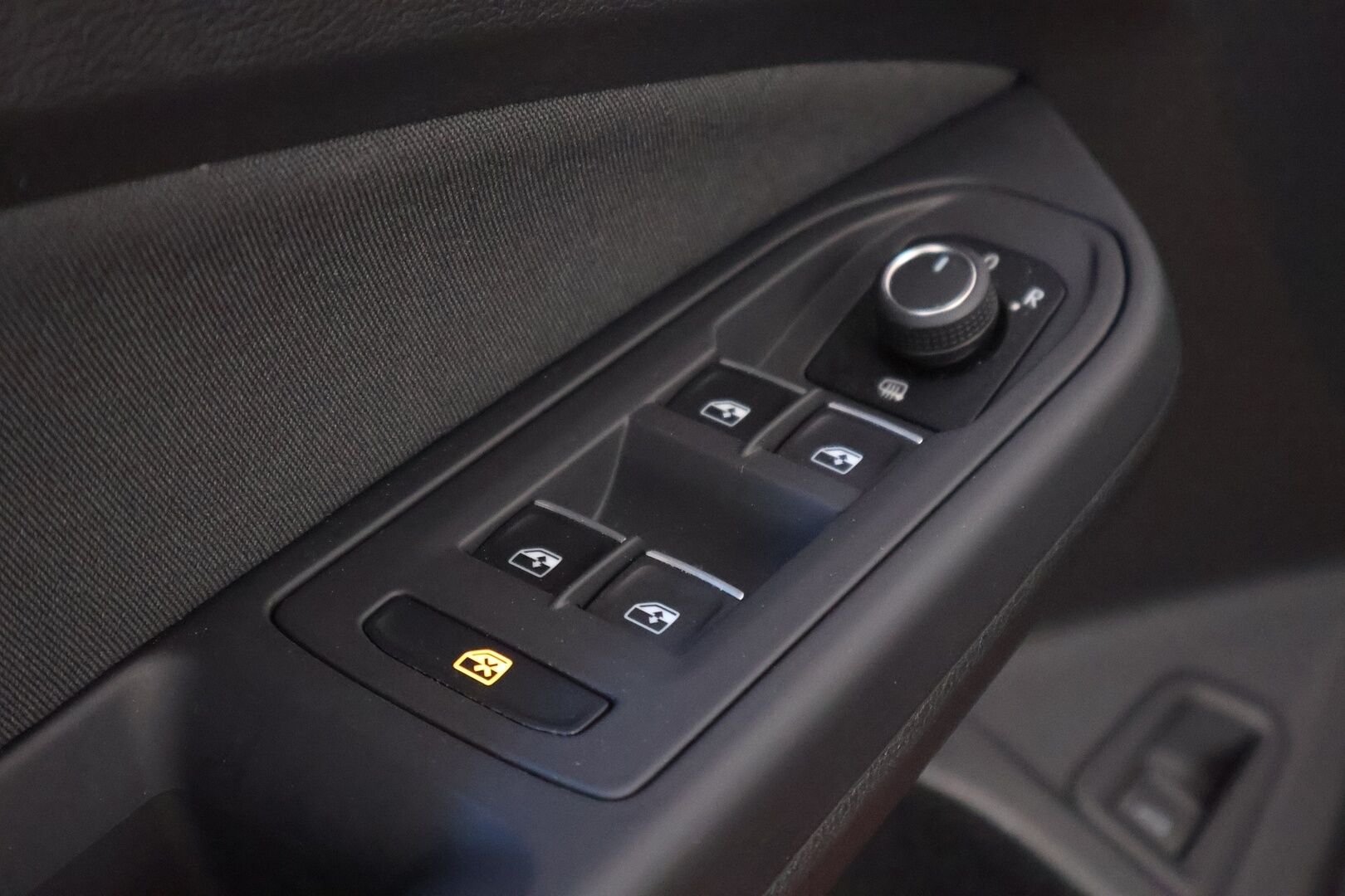 Volkswagen Golf 2021 Variant Comfort 1.0 eTSI (MHEV) 81 kW DSG-automaatti - Suomiauto / Webasto / Adapt.Vakkari / Digimittaristo / LED / Navi / KeylessGo / 2x Hyvät renkaat aluvantein!